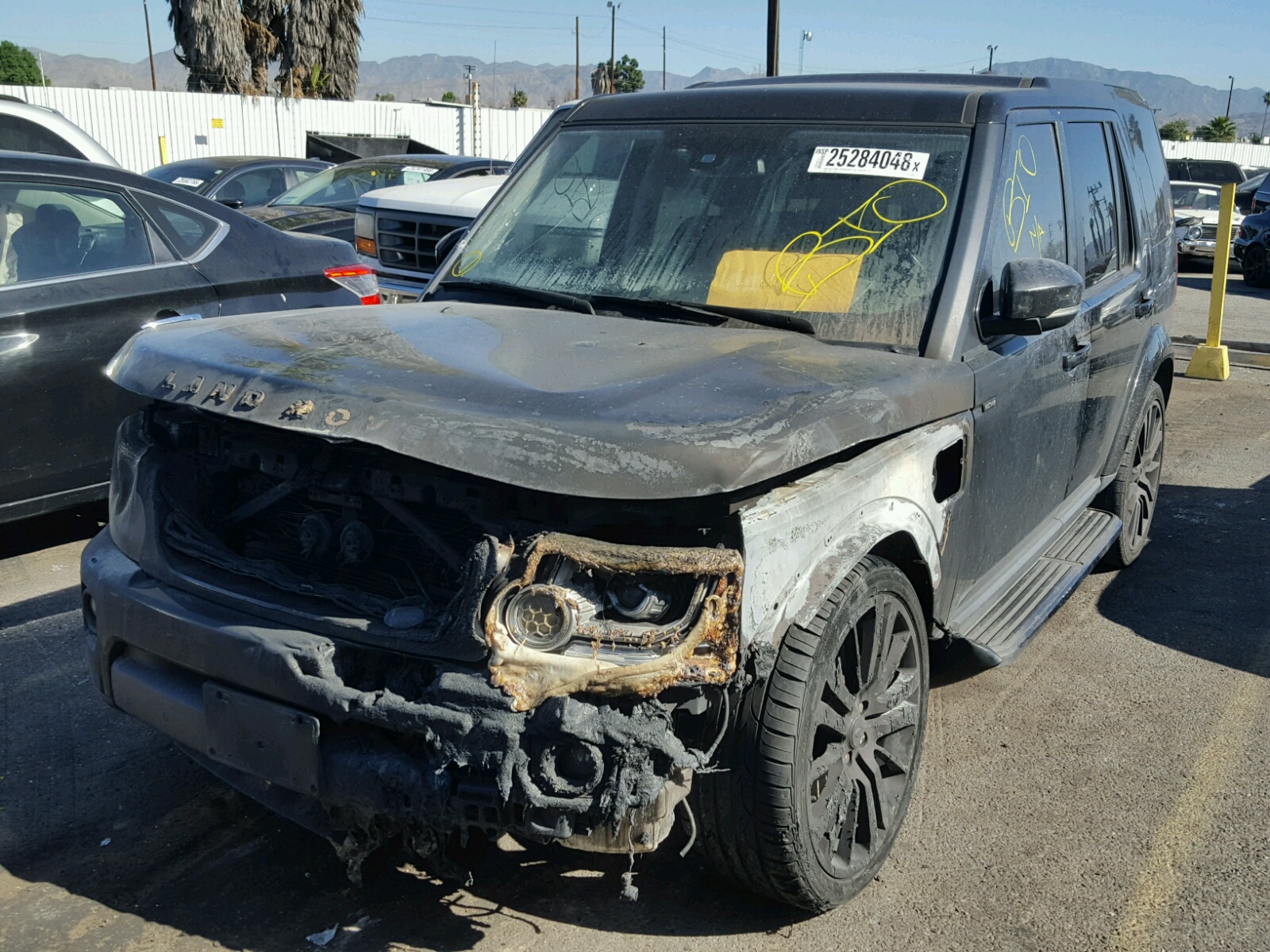 Photo 2 from auction – 2016 LAND ROVER LR4 HSE LU with VIN SALAK2V63GA788454