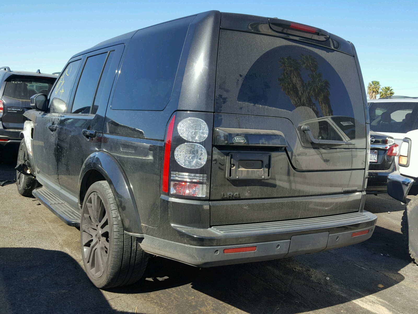 Photo 3 from auction – 2016 LAND ROVER LR4 HSE LU with VIN SALAK2V63GA788454