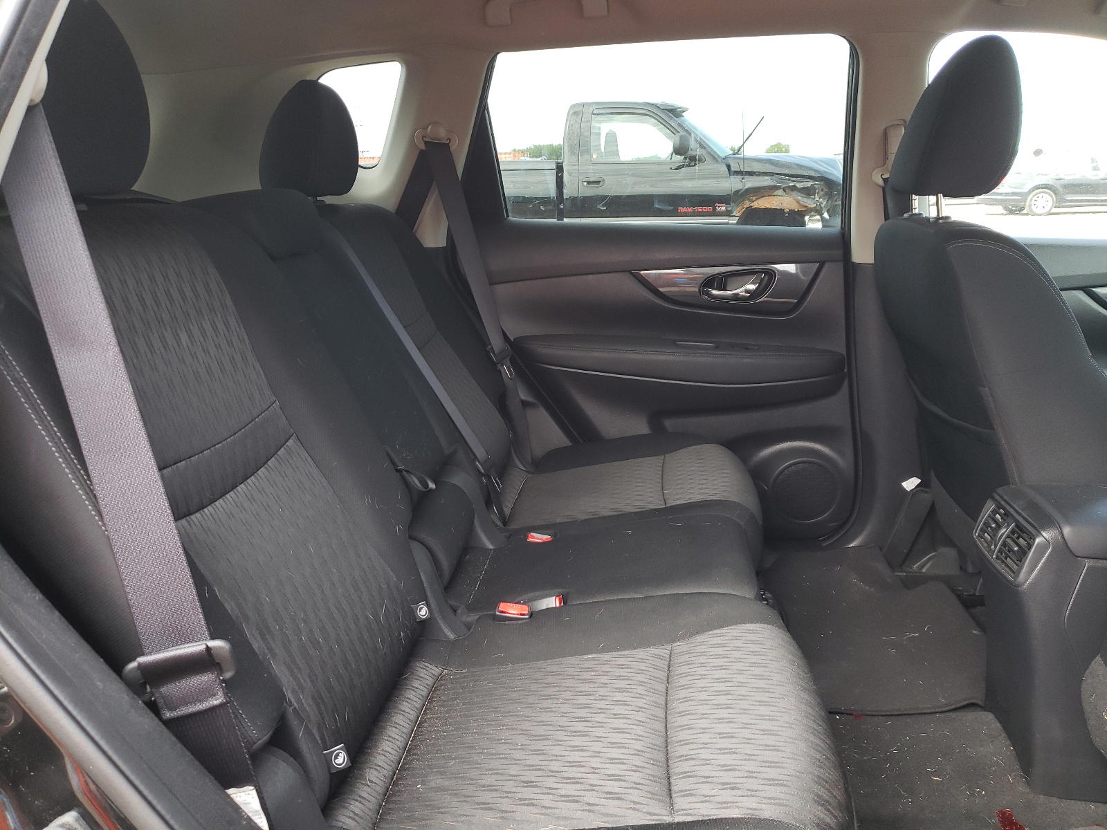 Photo 6 from auction – 2018 NISSAN ROGUE S with VIN KNMAT2MT6JP515539