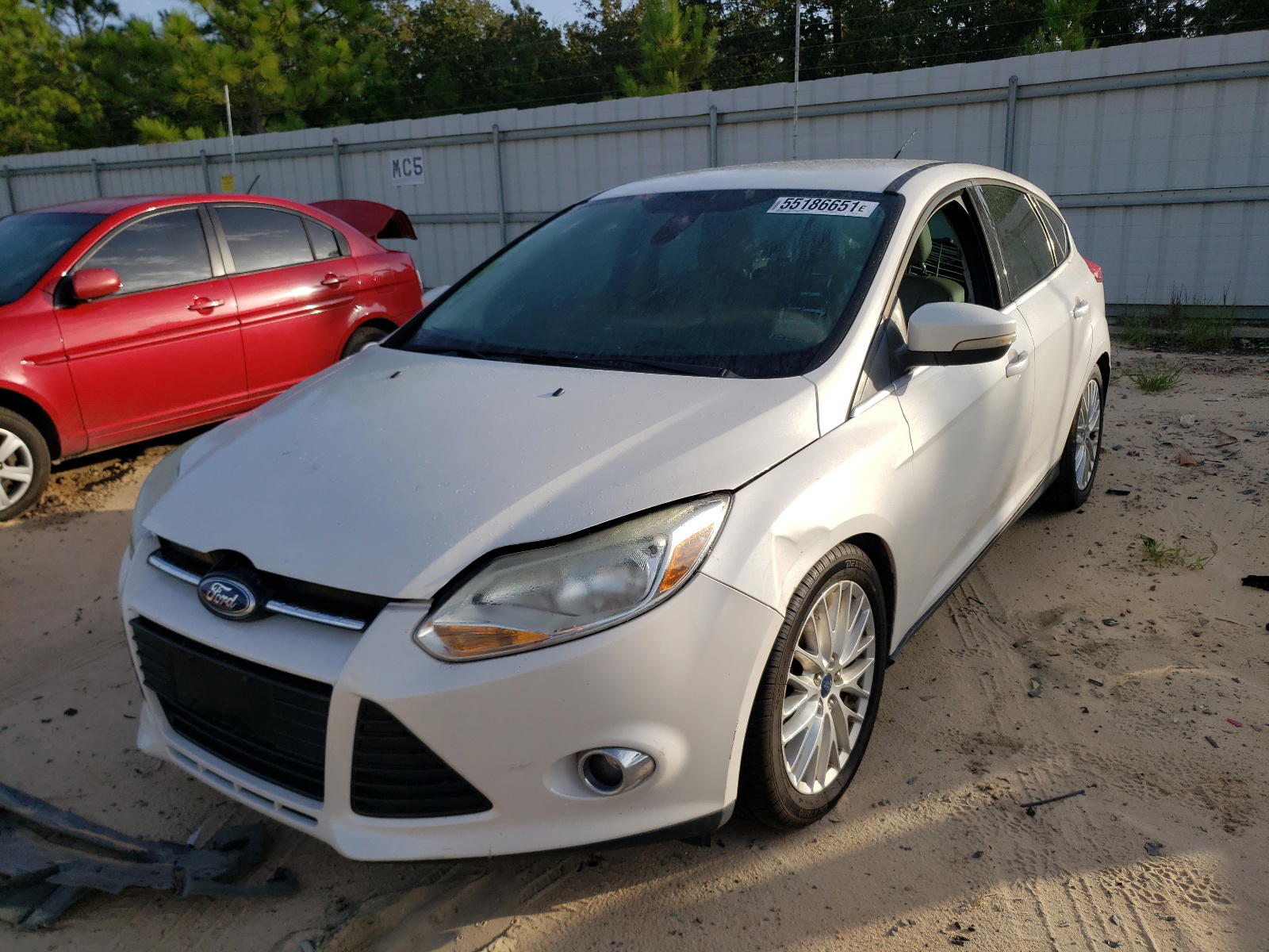 Photo 2 from auction – 2012 FORD FOCUS SEL with VIN 1FAHP3M28CL289617