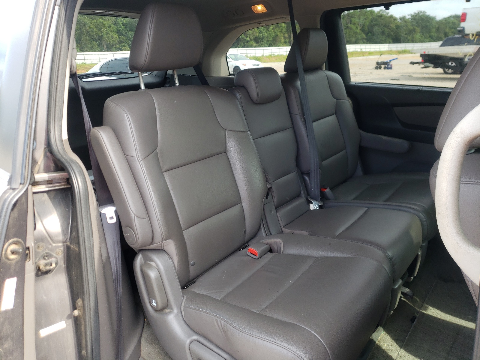 Photo 6 from auction – 2015 HONDA ODYSSEY EX with VIN 5FNRL5H61FB016271