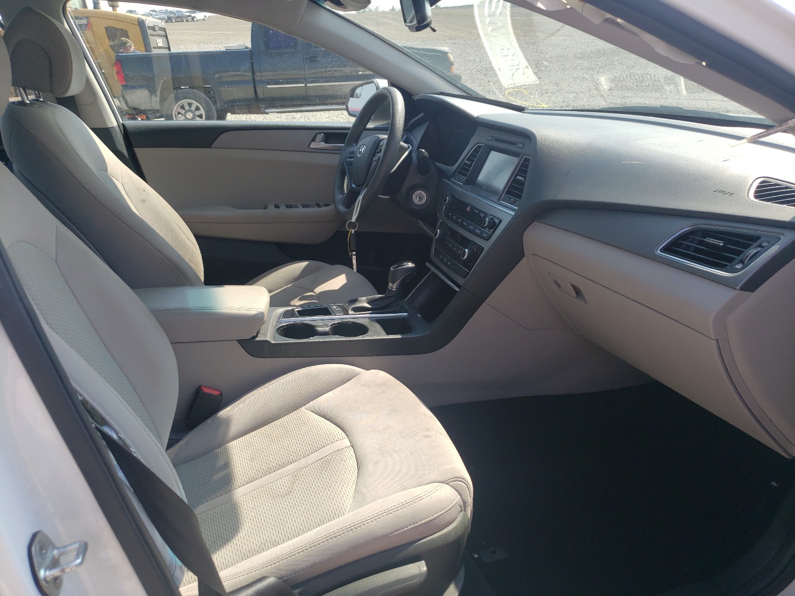 Photo 5 from auction – 2016 HYUNDAI SONATA SE with VIN 5NPE24AFXGH302452