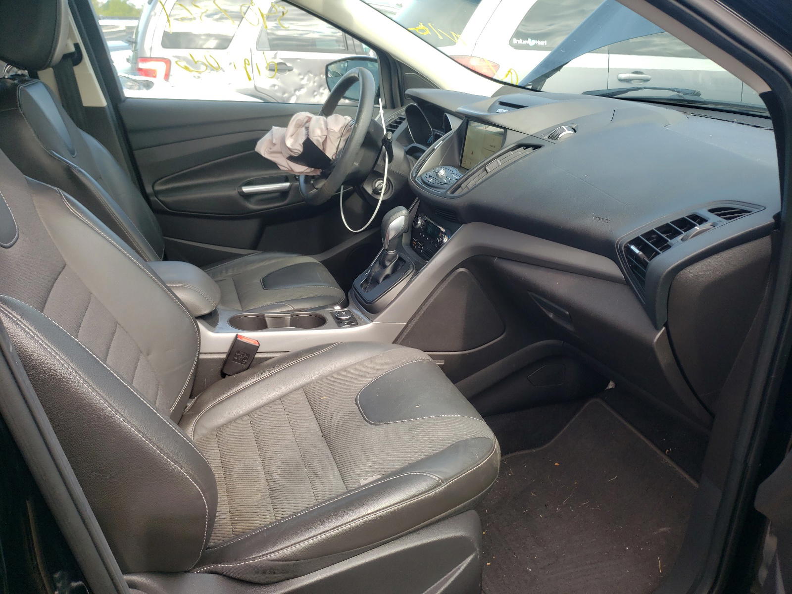 Photo 5 from auction – 2016 FORD ESCAPE SE with VIN 1FMCU9G97GUA05334