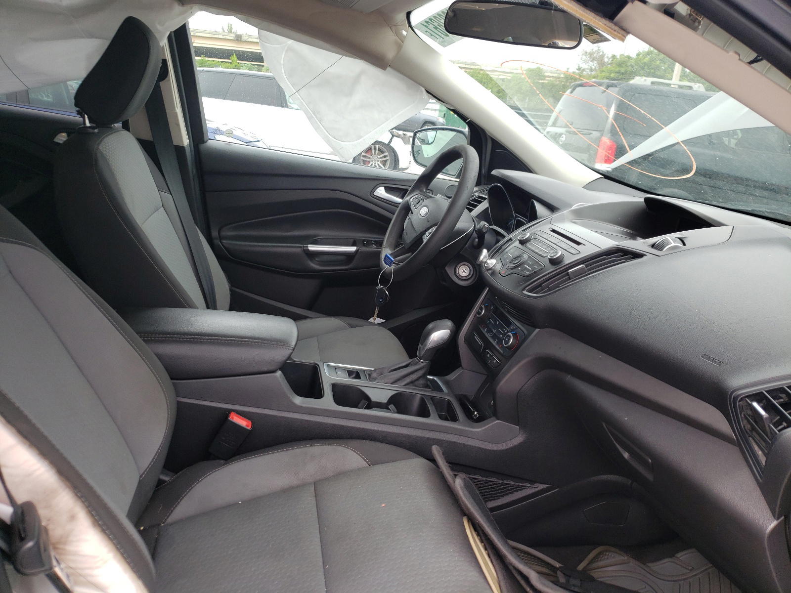 Photo 5 from auction – 2018 FORD ESCAPE SE with VIN 1FMCU0GD5JUB61797