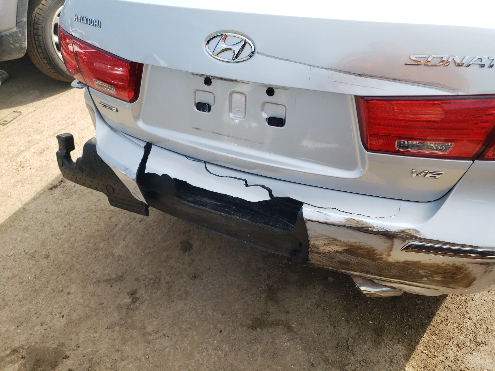 Photo 9 from auction – 2009 HYUNDAI SONATA SE with VIN 5NPEU46F89H407707
