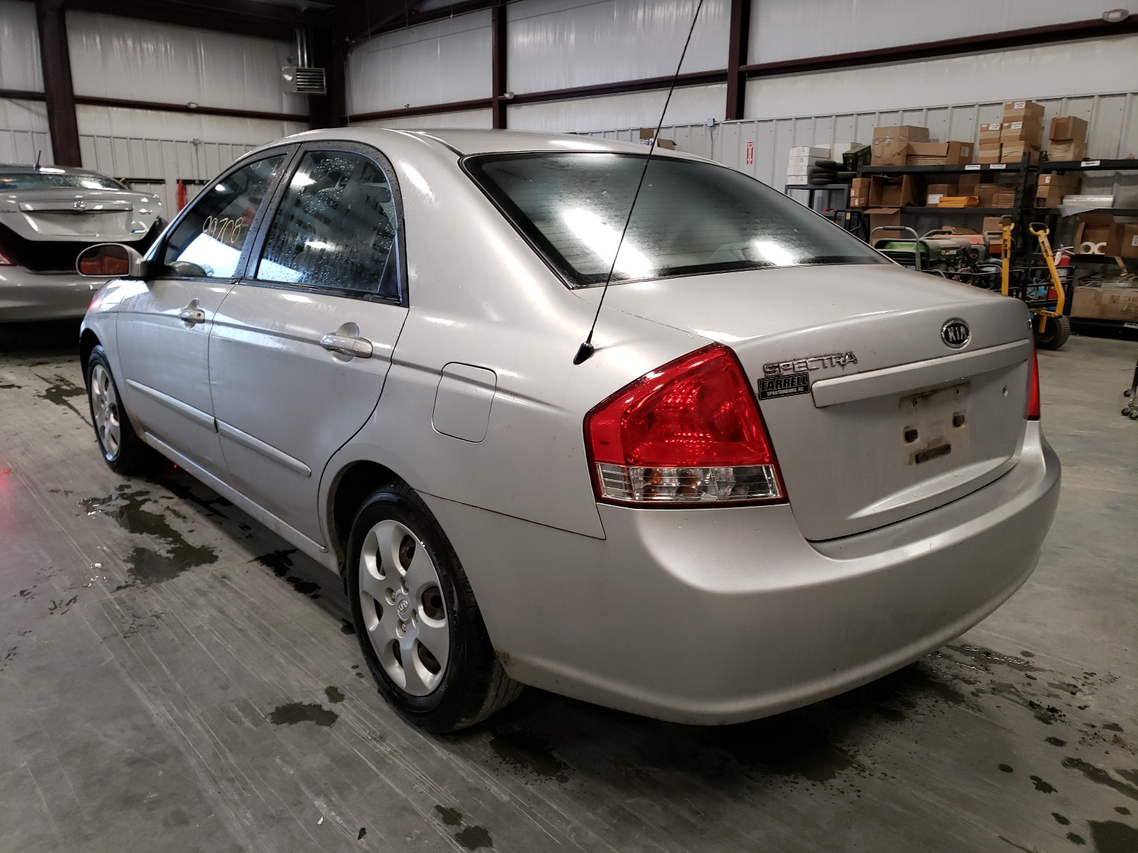 صورة رقم 3 من المزاد - 2008 KIA SPECTRA EX مع VIN KNAFE121685500943
