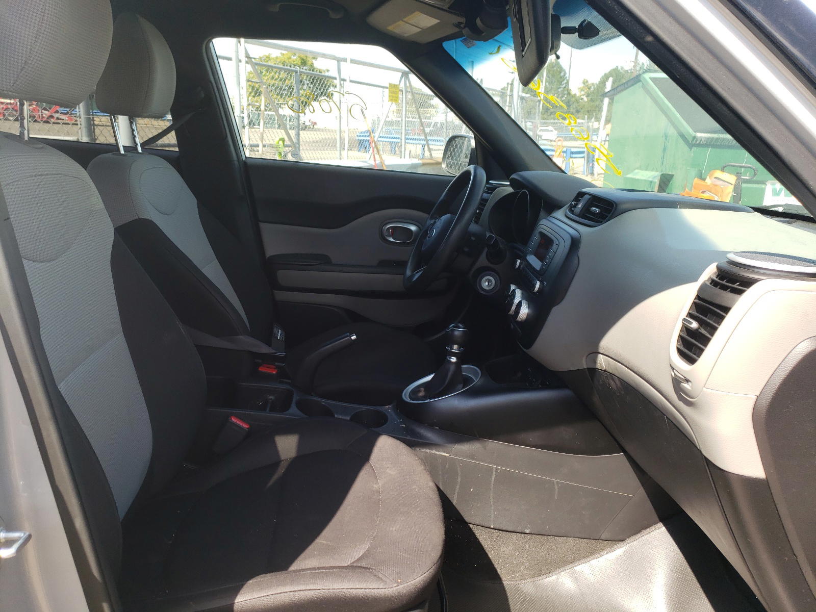 Photo 5 from auction – 2015 KIA SOUL with VIN KNDJN2A25F7802853