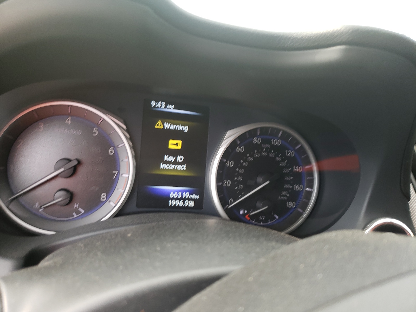 Photo 8 from auction – 2016 INFINITI Q50 BASE with VIN JN1CV7AR5GM253499