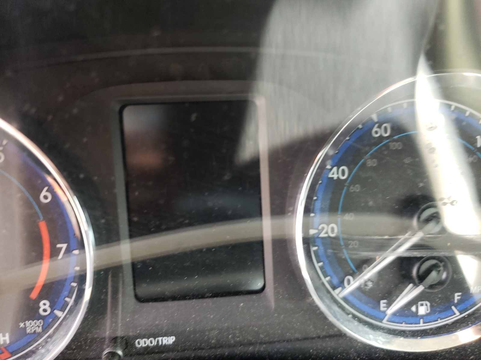Photo 8 from auction – 2017 TOYOTA COROLLA L with VIN 5YFBURHE5HP648064