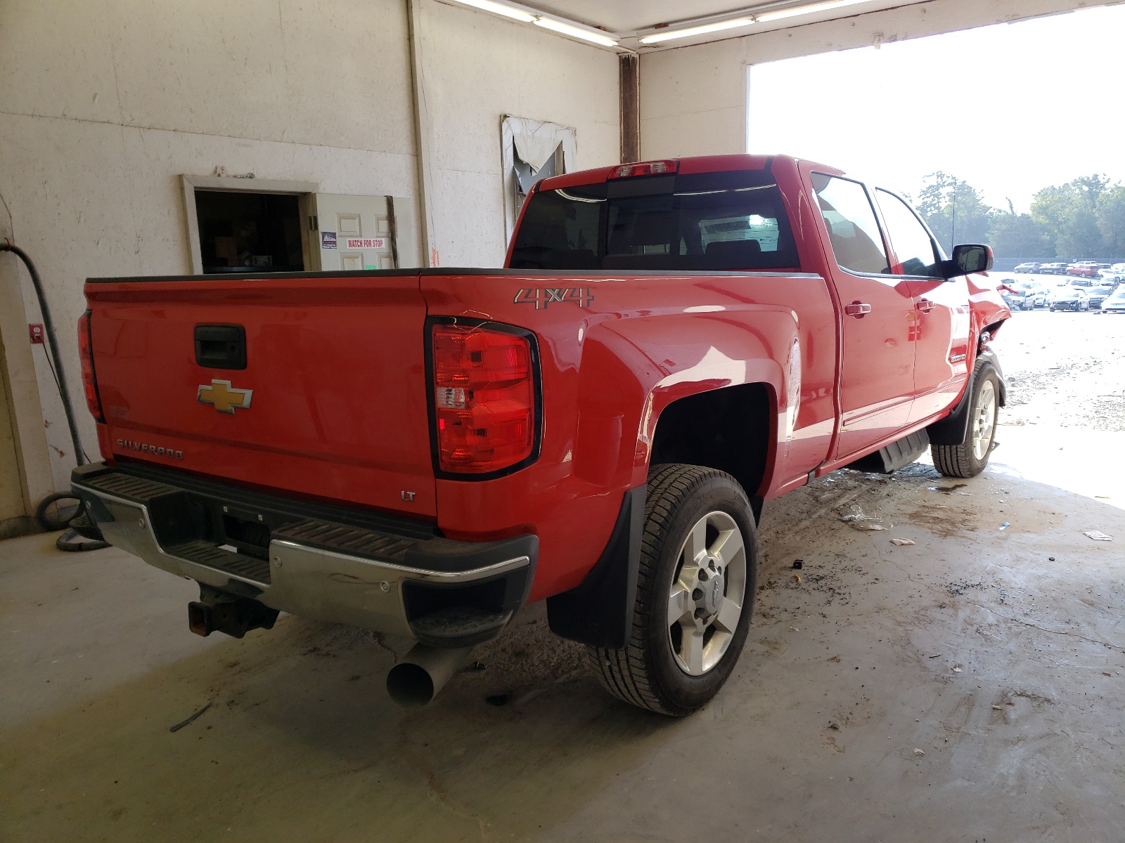 Photo 4 from auction – 2018 CHEVROLET SILVERADO with VIN 1GC1KVEY3JF215235