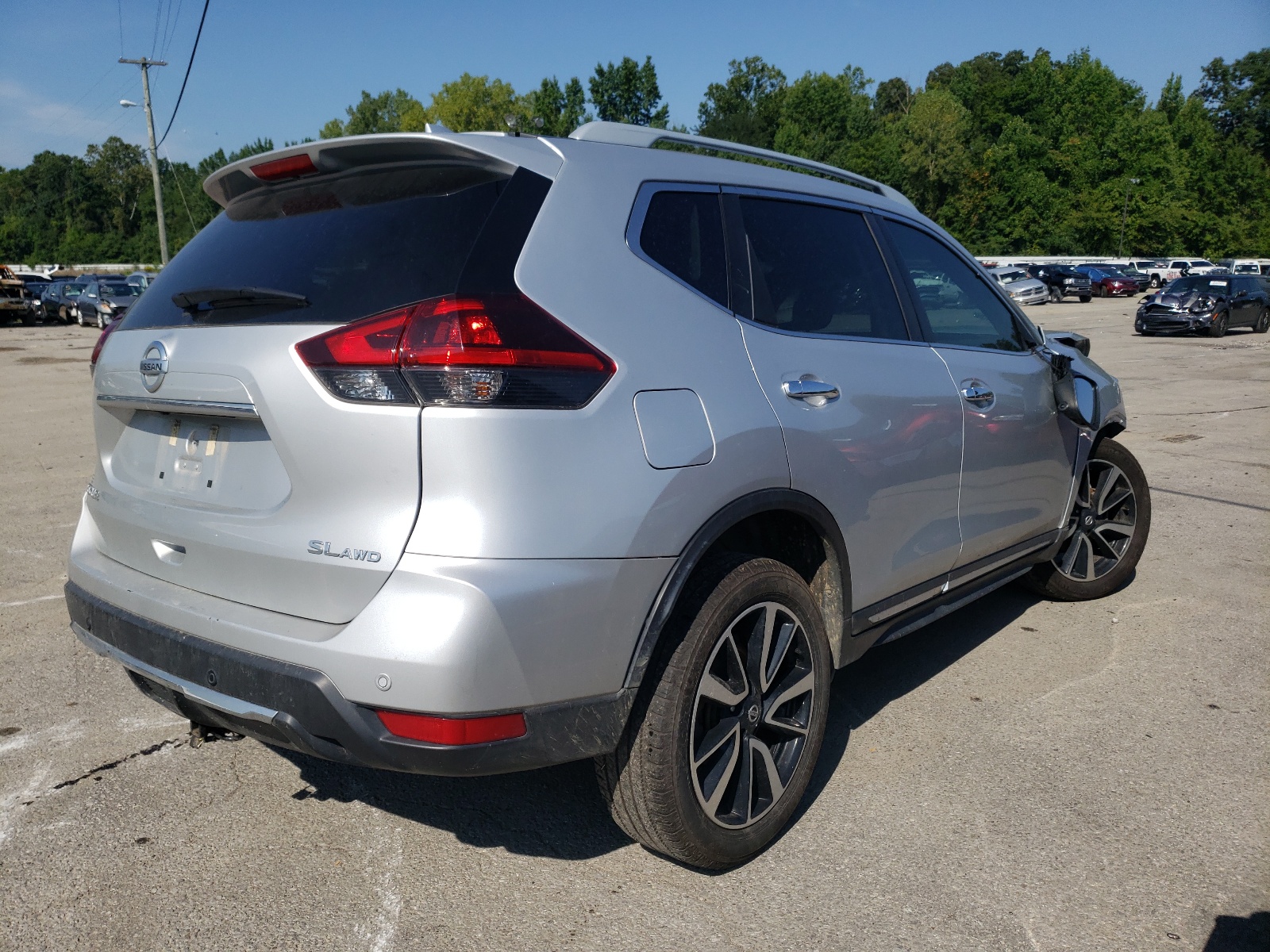 Photo 4 from auction – 2019 NISSAN ROGUE S with VIN 5N1AT2MV2KC805749