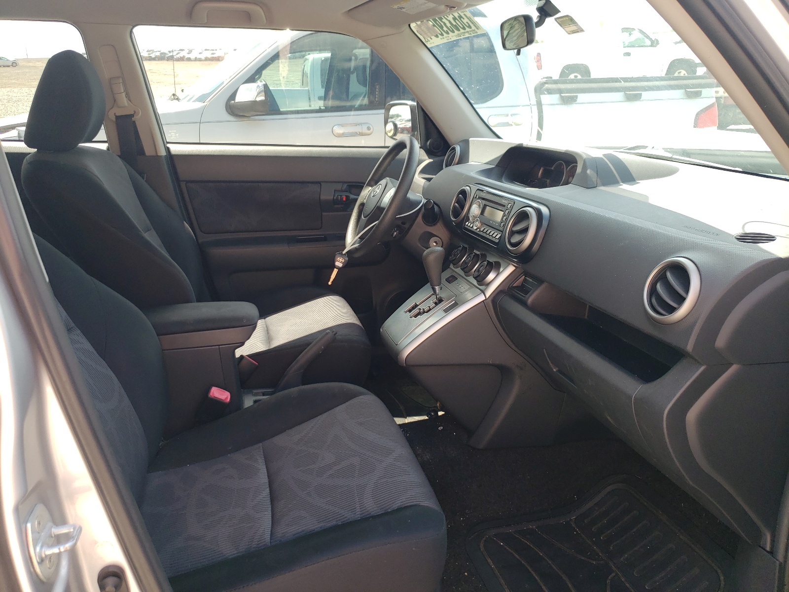 Photo 5 from auction – 2011 TOYOTA SCION XB with VIN JTLZE4FE9B1122134