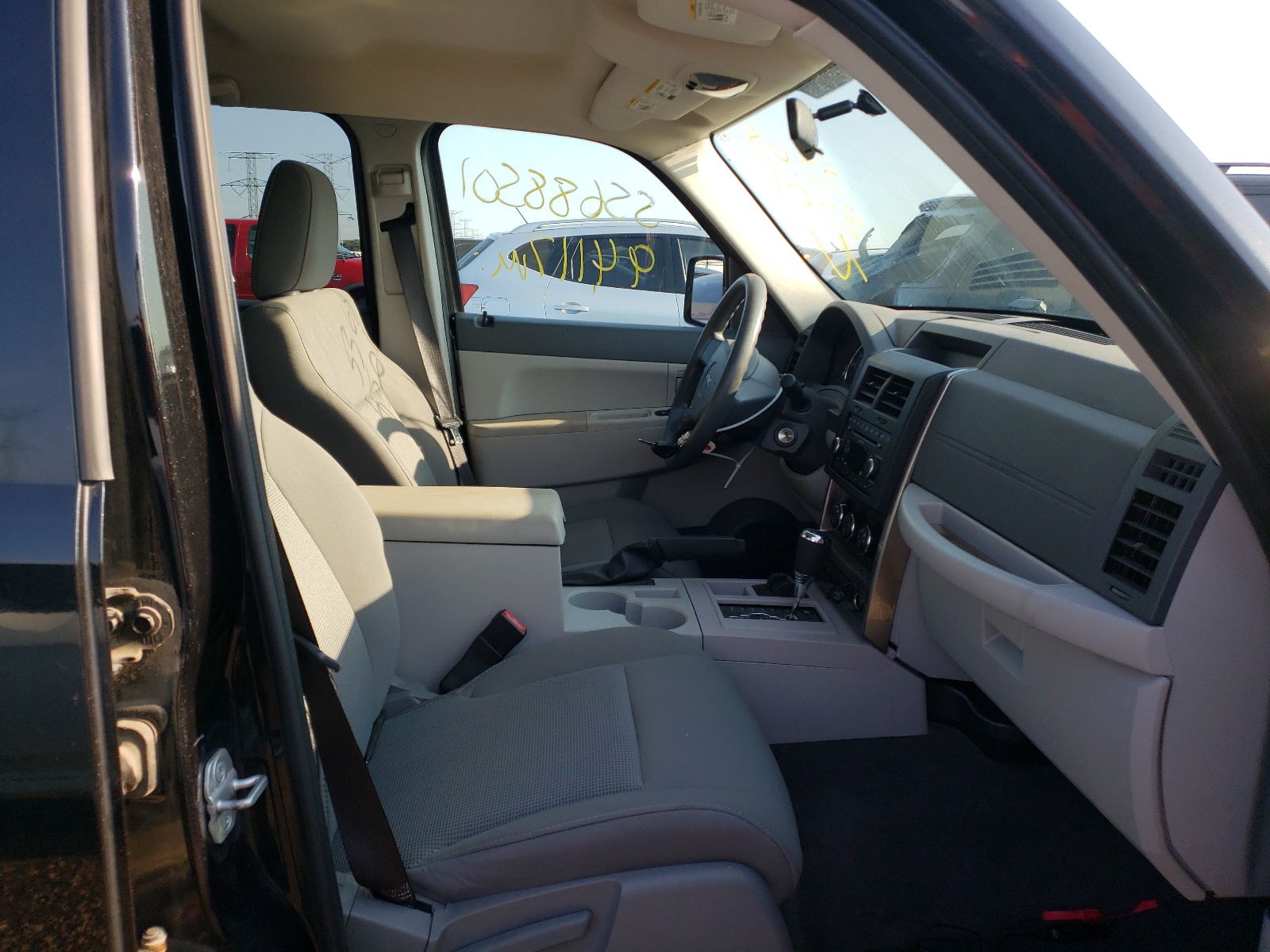 Photo 5 from auction – 2008 JEEP LIBERTY SP with VIN 1J8GN28K98W170277