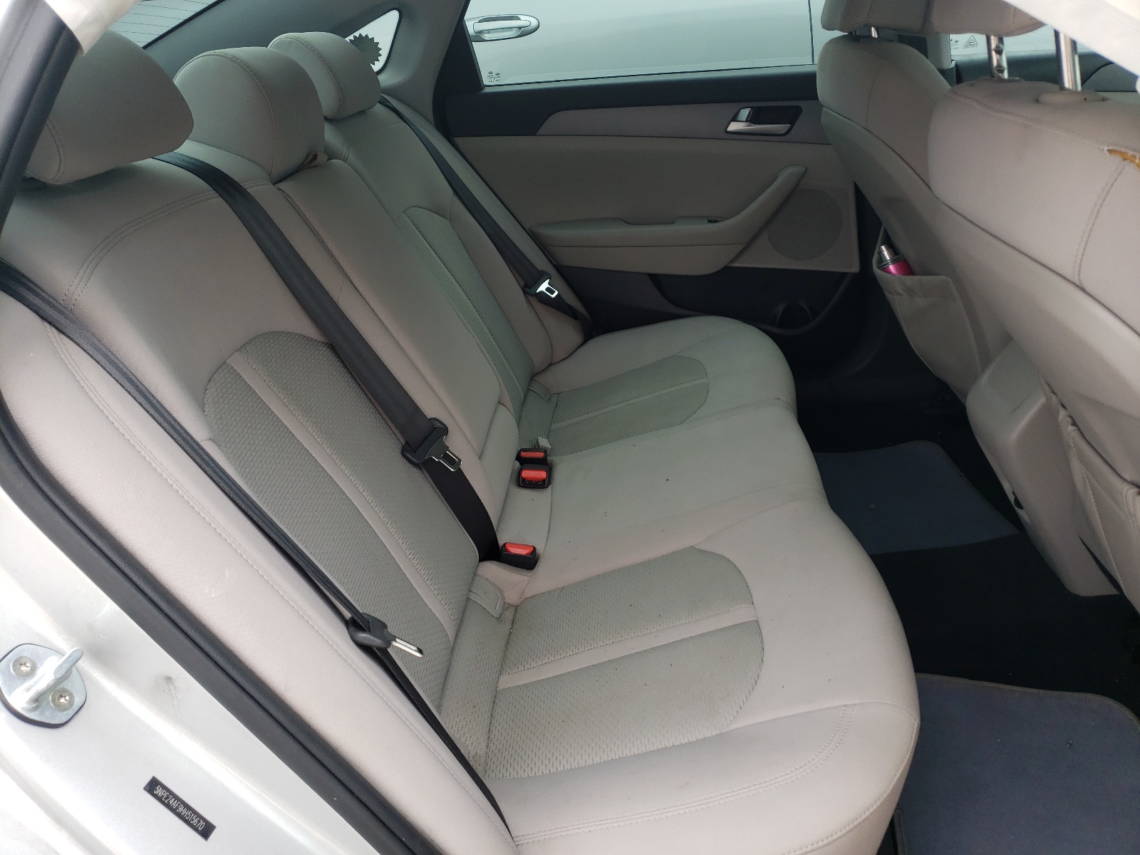 Photo 6 from auction – 2017 HYUNDAI SONATA SE with VIN 5NPE24AF9HH515670
