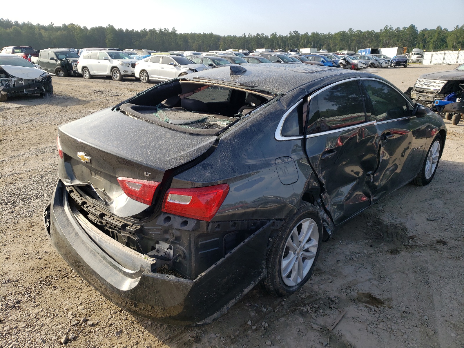 Photo 4 from auction – 2018 CHEVROLET MALIBU LT with VIN 1G1ZD5ST5JF133358