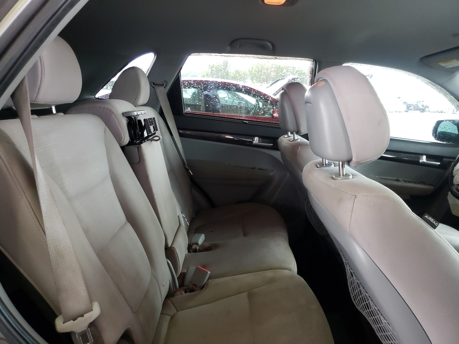 Photo 6 from auction – 2014 KIA SORENTO LX with VIN 5XYKT3A62EG483609