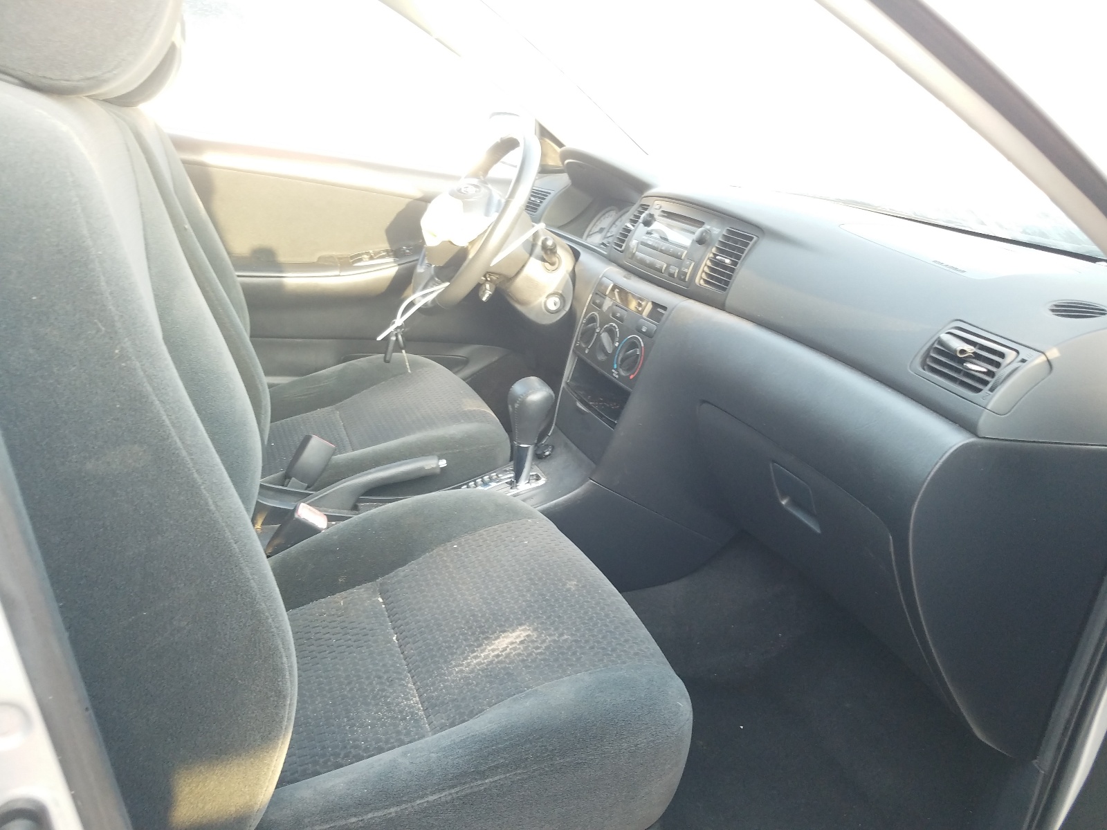 Photo 5 from auction – 2006 TOYOTA COROLLA CE with VIN 1NXBR32EX6Z608825