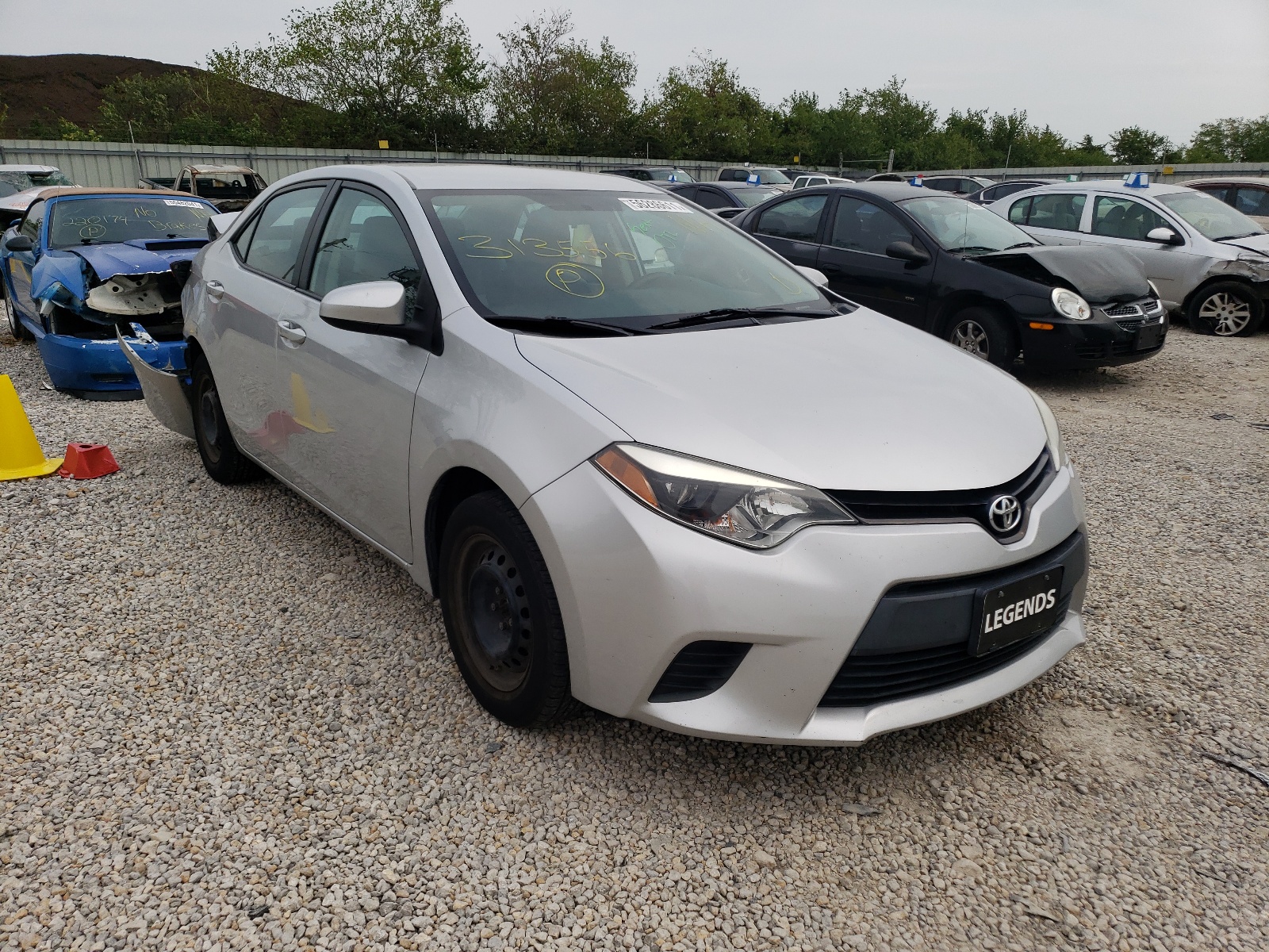 TOYOTA COROLLA L 2015 with VIN 5YFBURHEXFP313556 - Photo from auction