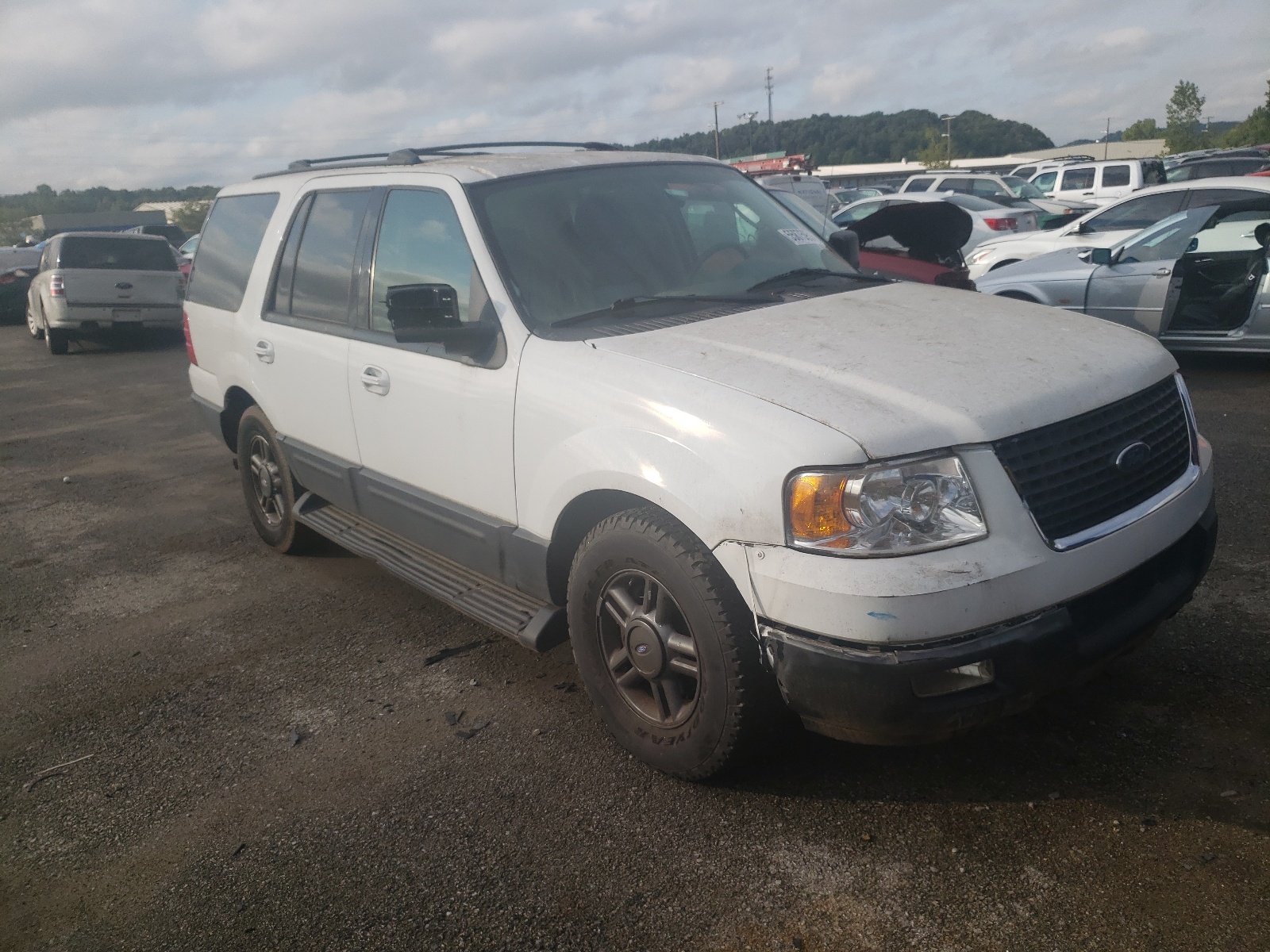 صورة رقم 1 من المزاد - 2004 FORD EXPEDITION مع VIN 1FMPU16L34LB49268