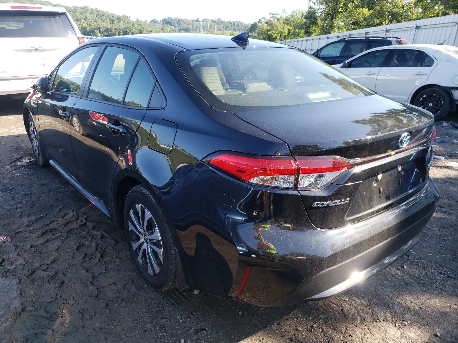 Photo 3 from auction – 2021 TOYOTA COROLLA LE with VIN JTDEAMDE4MJ029338