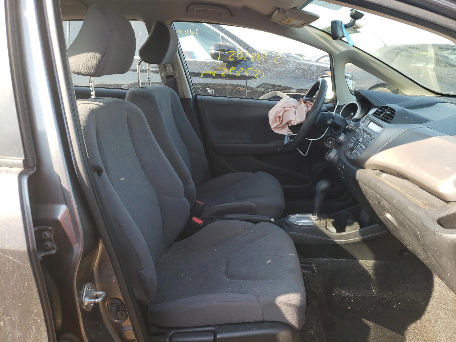 Photo 5 from auction – 2013 HONDA FIT with VIN JHMGE8H35DC020101