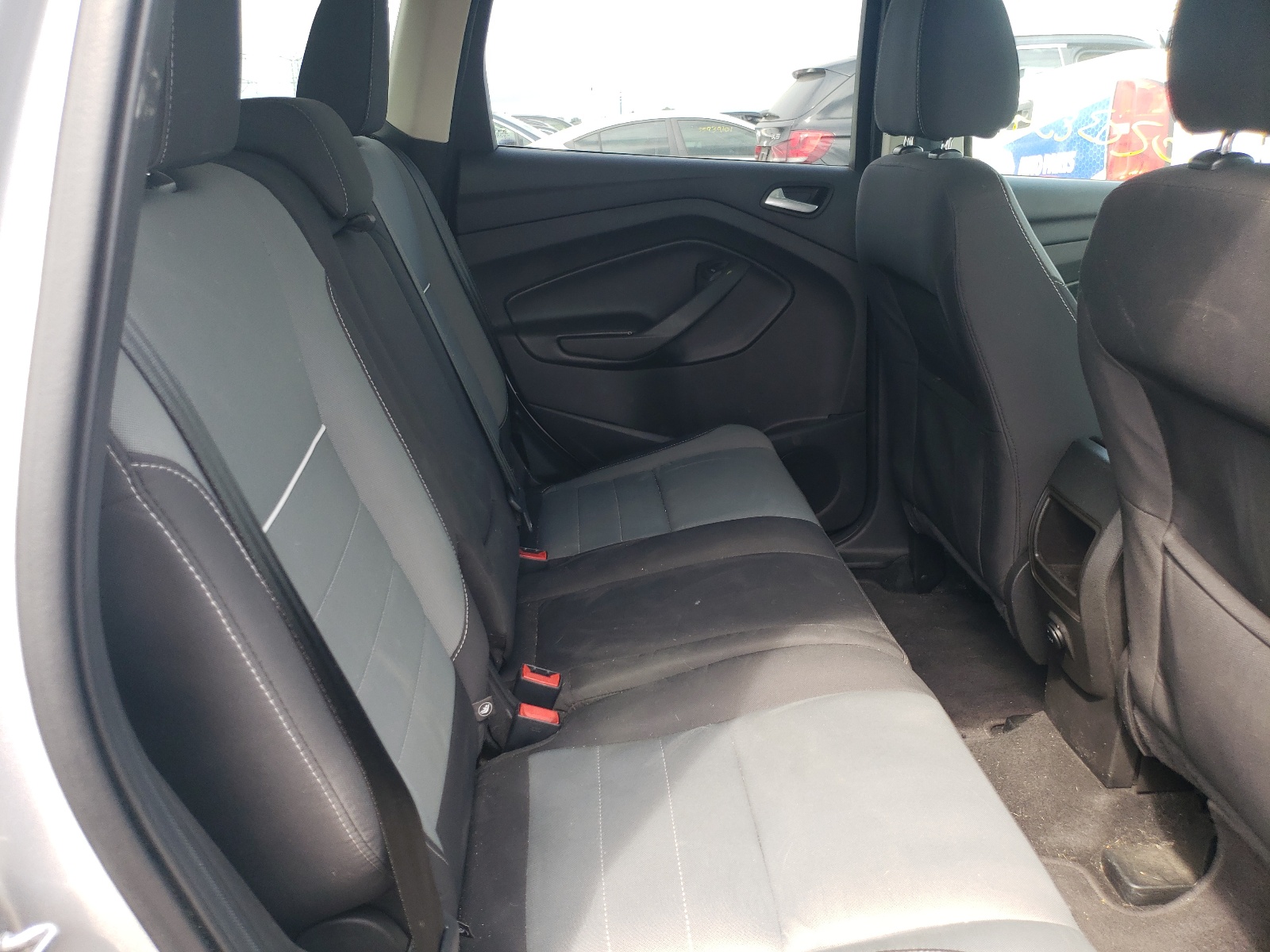 Zdjęcie 6 z aukcji – 2015 FORD ESCAPE SE z VIN 1FMCU0G70FUB17014