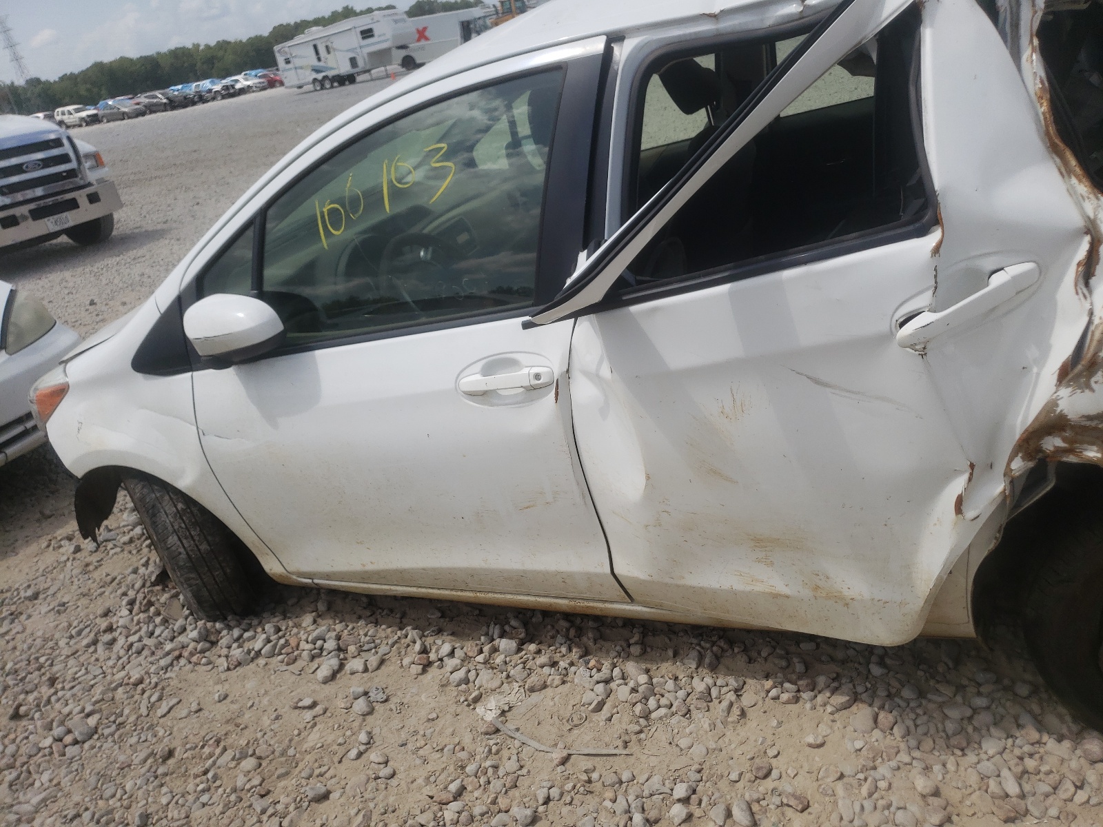 Photo 10 from auction – 2014 TOYOTA YARIS with VIN JTDKTUD37ED596042