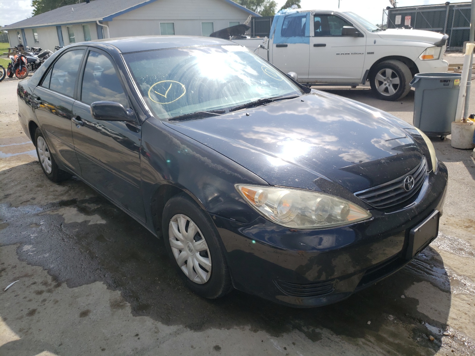 Photo 1 from auction – 2005 TOYOTA CAMRY LE with VIN 4T1BE32K95U414724