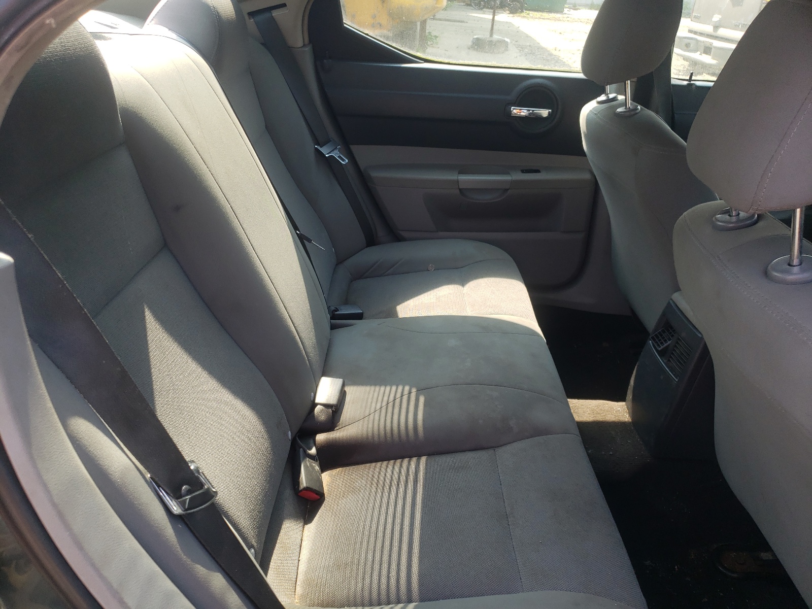 Photo 6 from auction – 2006 DODGE CHARGER SE with VIN 2B3KA43R26H295941