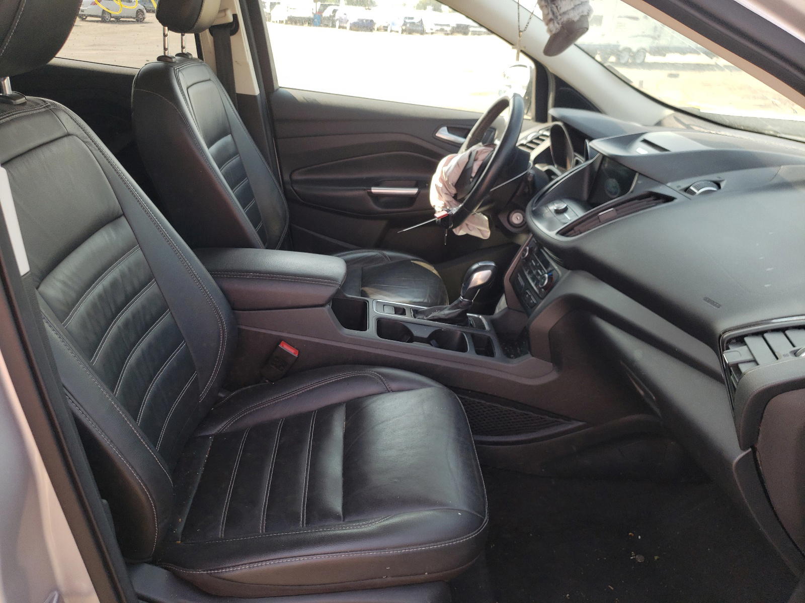 Photo 5 from auction – 2018 FORD ESCAPE SEL with VIN 1FMCU9HDXJUA23532