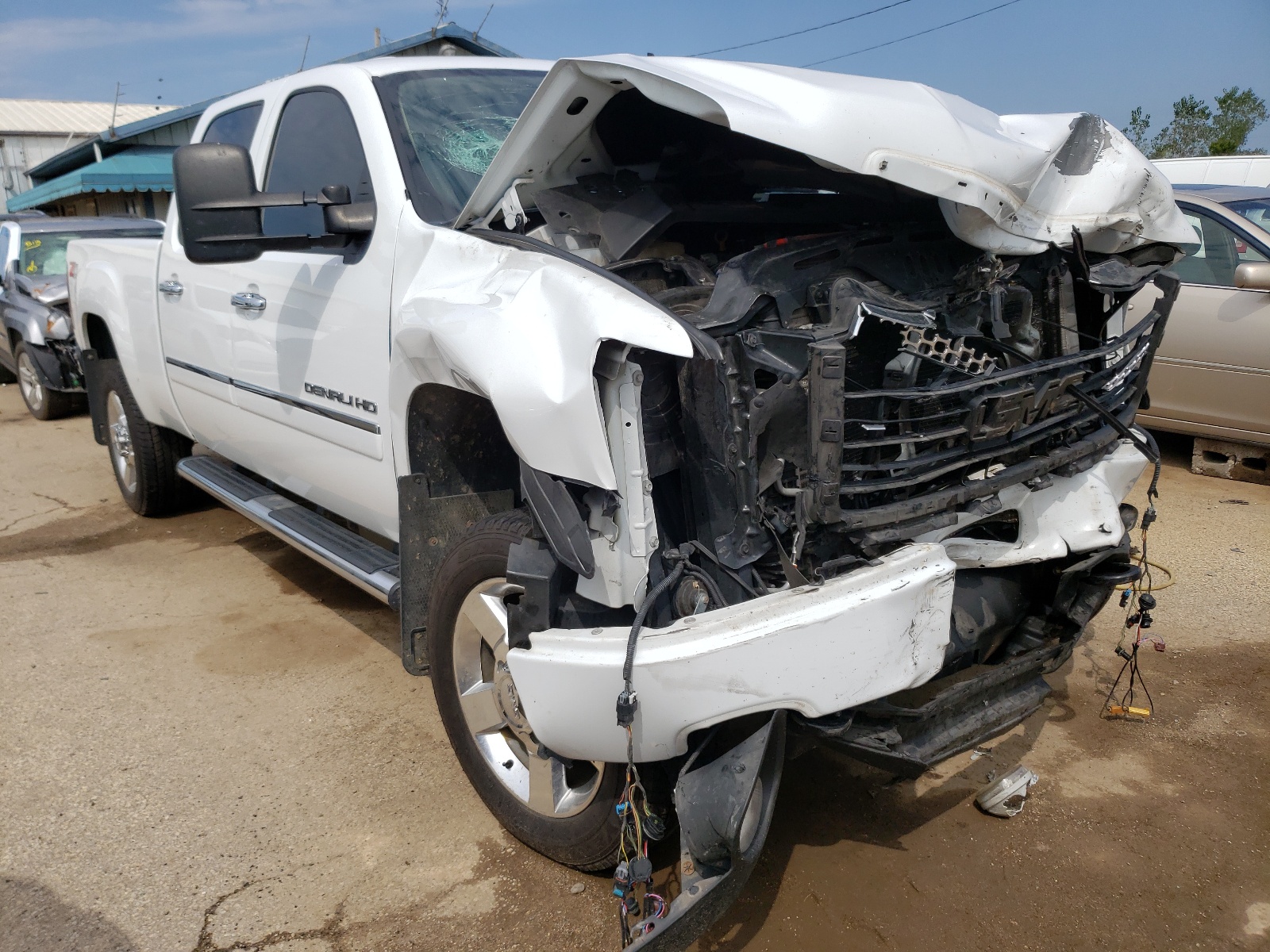 GMC SIERRA K25 2011 with VIN 1GT125C81BF257424 - Photo from auction
