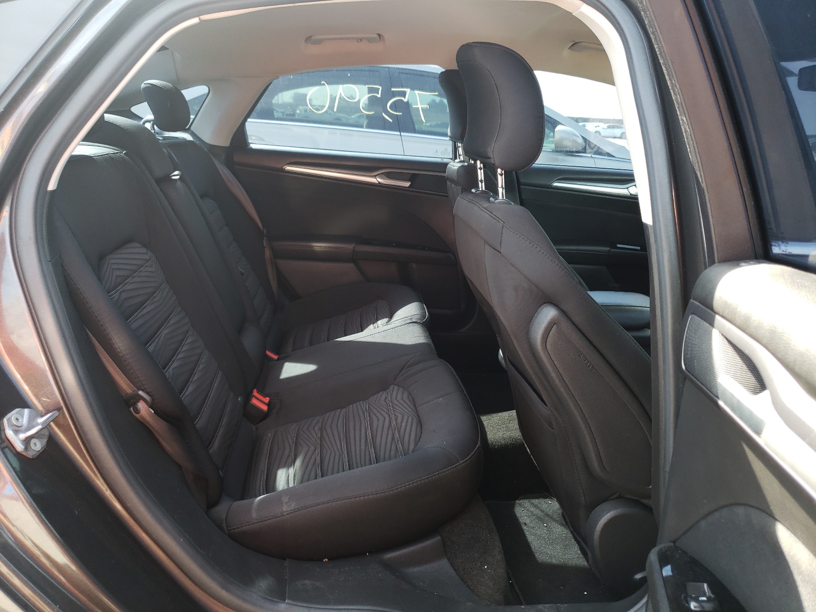 Photo 6 from auction – 2016 FORD FUSION SE with VIN 3FA6P0H77GR132728