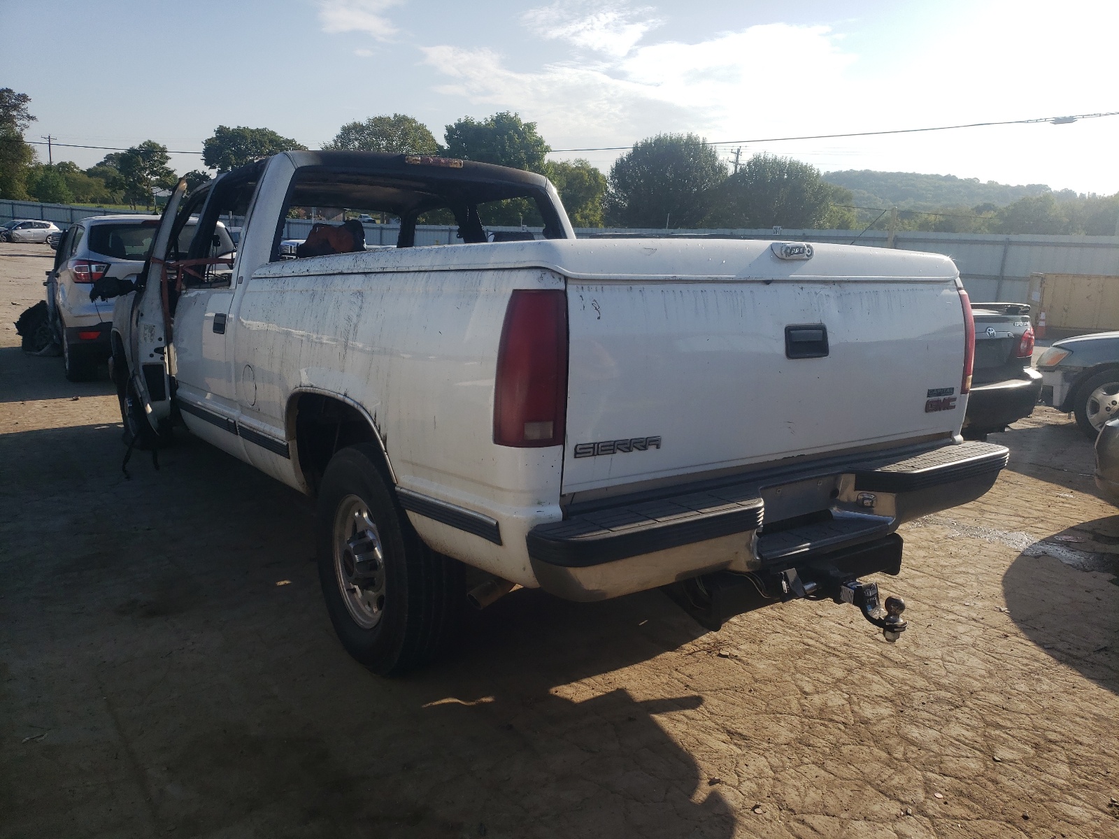 Photo 3 from auction – 2000 GMC SIERRA C25 with VIN 1GTGC23R8YF514957
