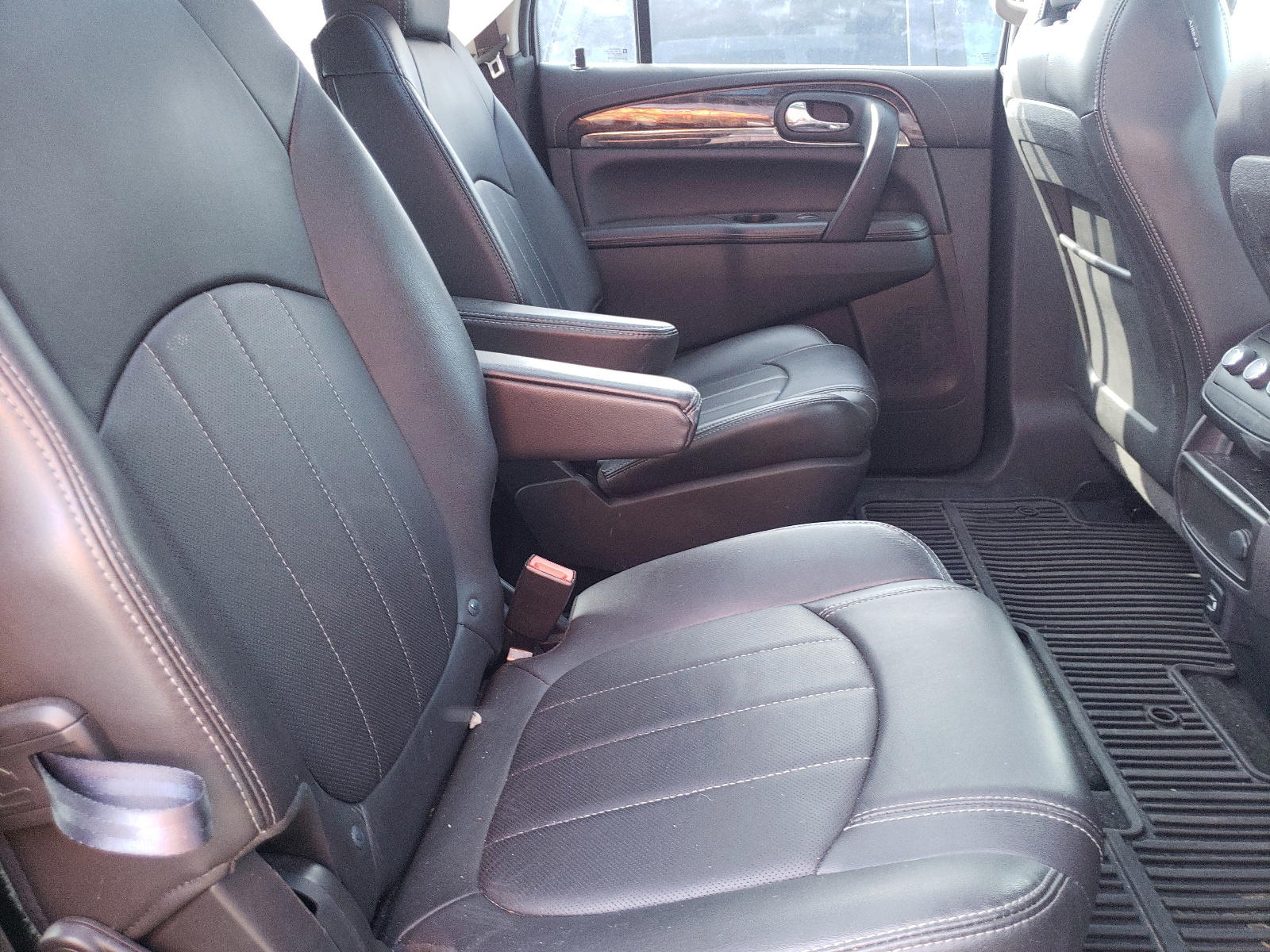 Photo 6 from auction – 2017 BUICK ENCLAVE with VIN 5GAKRBKD8HJ305053