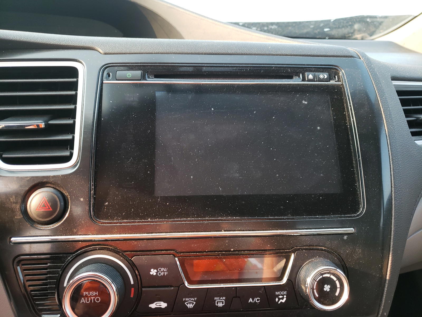 Photo 9 from auction – 2015 HONDA CIVIC HYBR with VIN 19XFB4F22FE201256