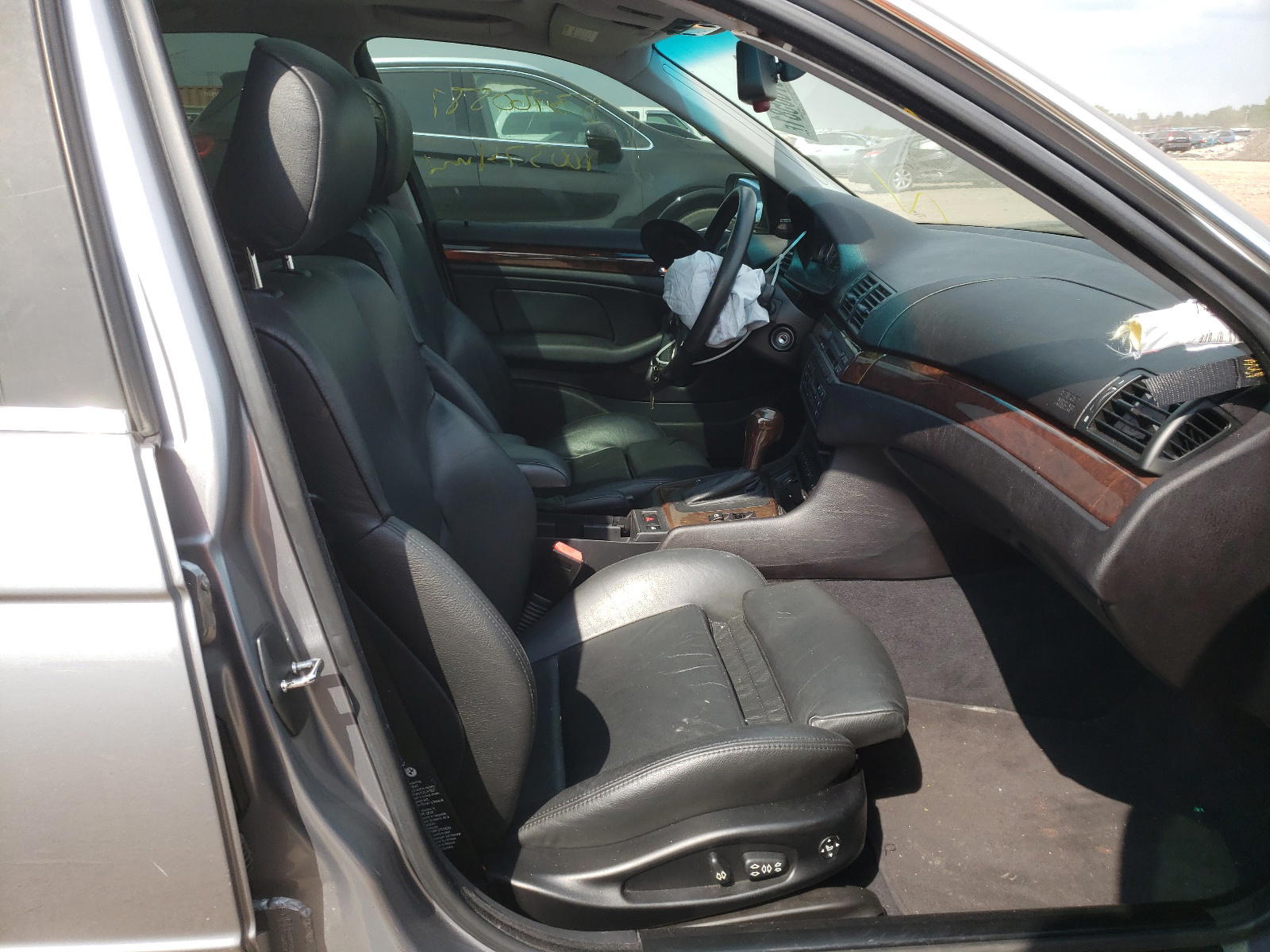 Photo 5 from auction – 2004 BMW 330 XI with VIN WBAEW53474PN32940
