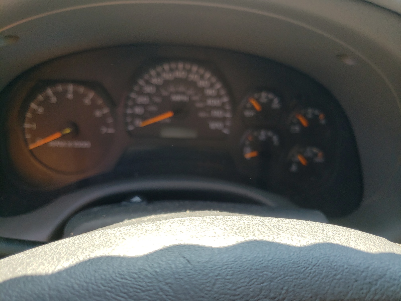 Photo 8 from auction – 2004 CHEVROLET TRAILBLAZE with VIN 1GNDT13S642448563
