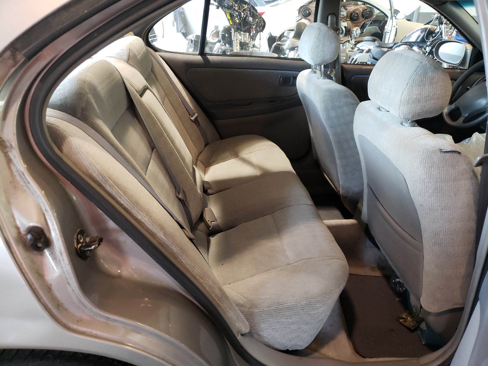 Photo 6 from auction – 2000 NISSAN ALTIMA XE with VIN 1N4DL01A9YC169787