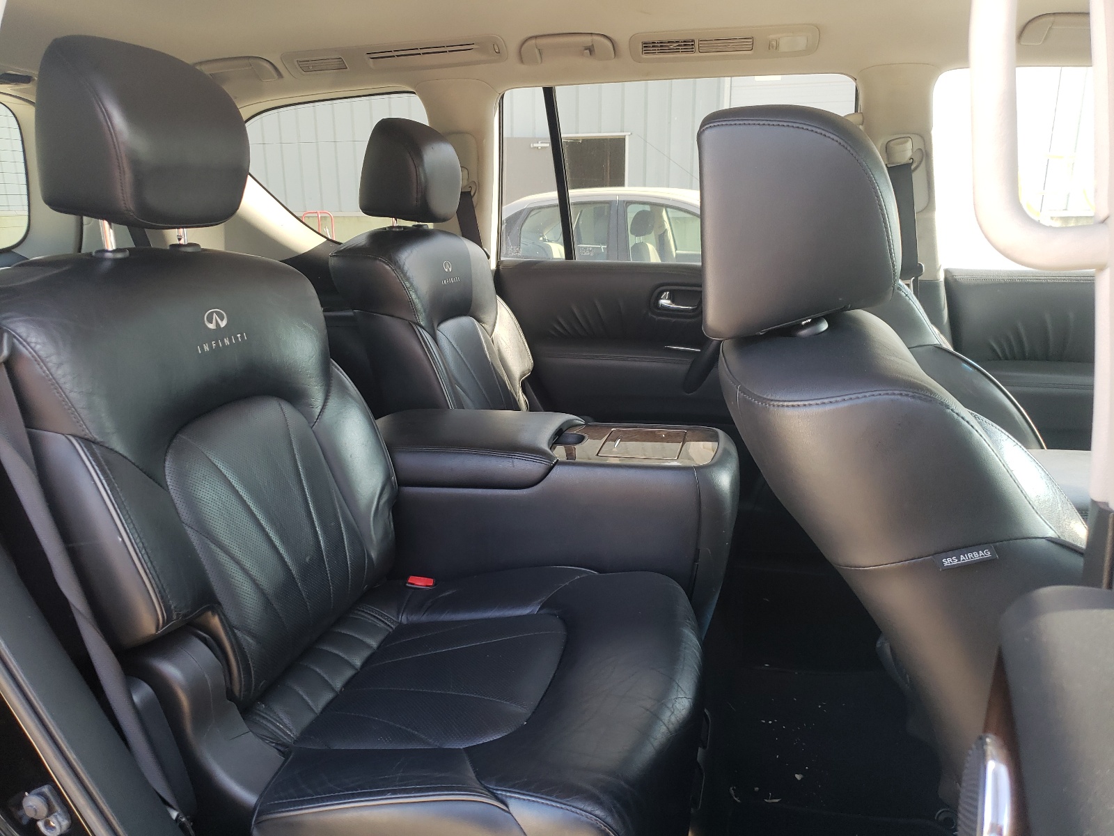 Photo 6 from auction – 2011 INFINITI QX56 with VIN JN8AZ2NE0B9000514