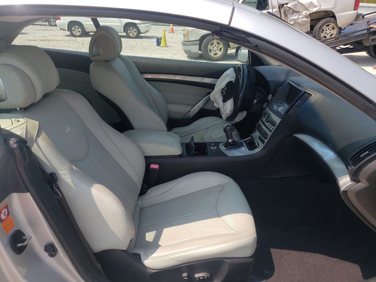 Photo 5 from auction – 2009 INFINITI G37 BASE with VIN JNKCV66E79M721795