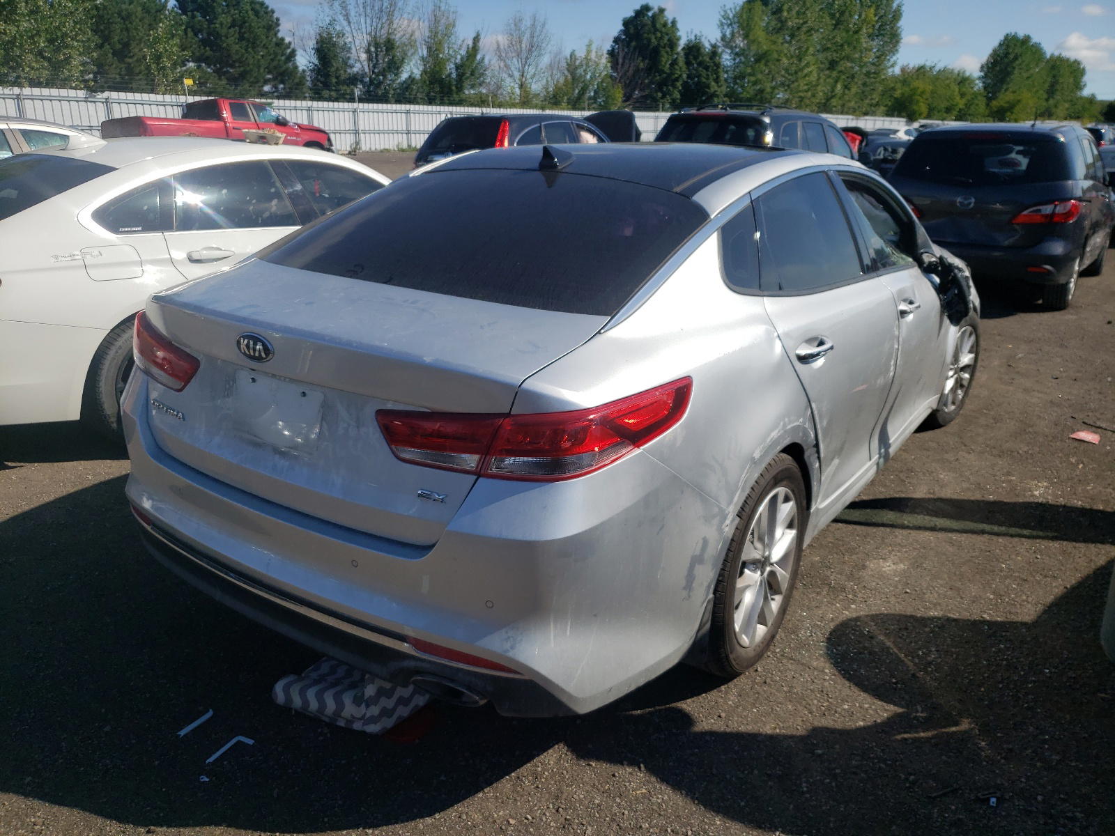 Photo 4 from auction – 2016 KIA OPTIMA EX with VIN 5XXGU4L38GG075831