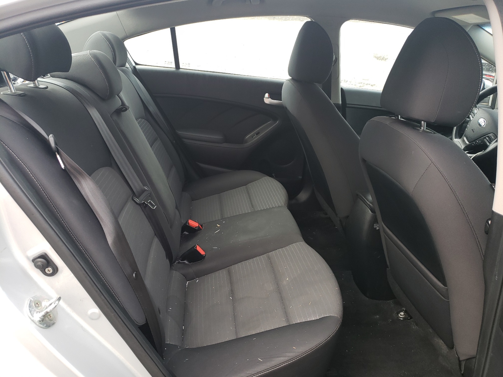 Photo 6 from auction – 2018 KIA FORTE LX with VIN 3KPFL4A77JE191901