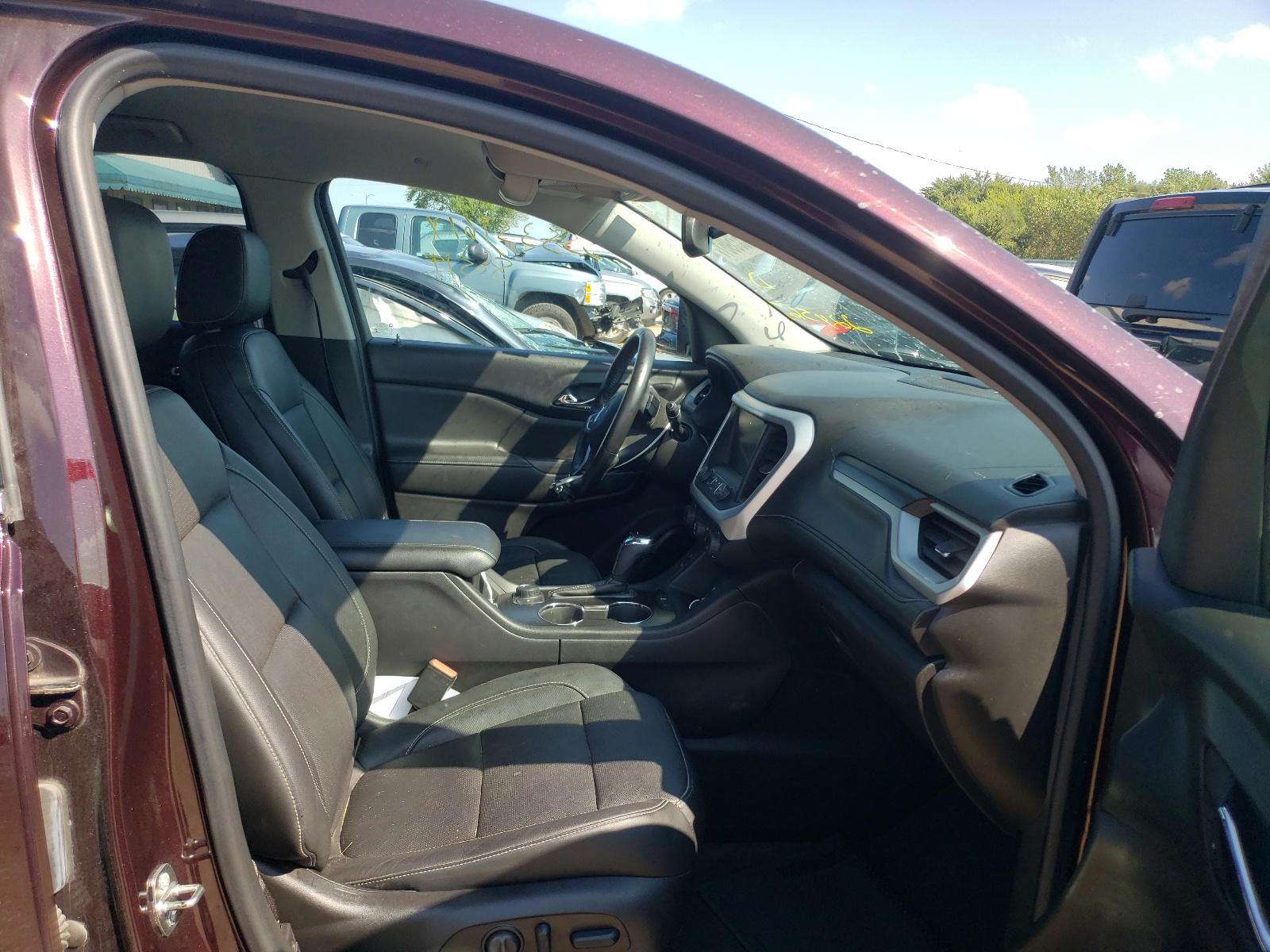 Photo 5 from auction – 2017 GMC ACADIA SLT with VIN 1GKKNULS5HZ224567