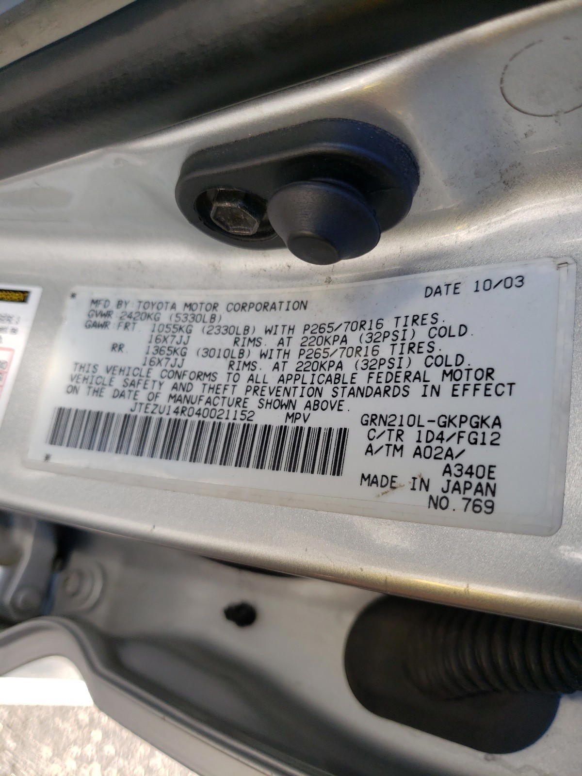 Photo 10 from auction – 2004 TOYOTA 4RUNNER SR with VIN JTEZU14R040021152