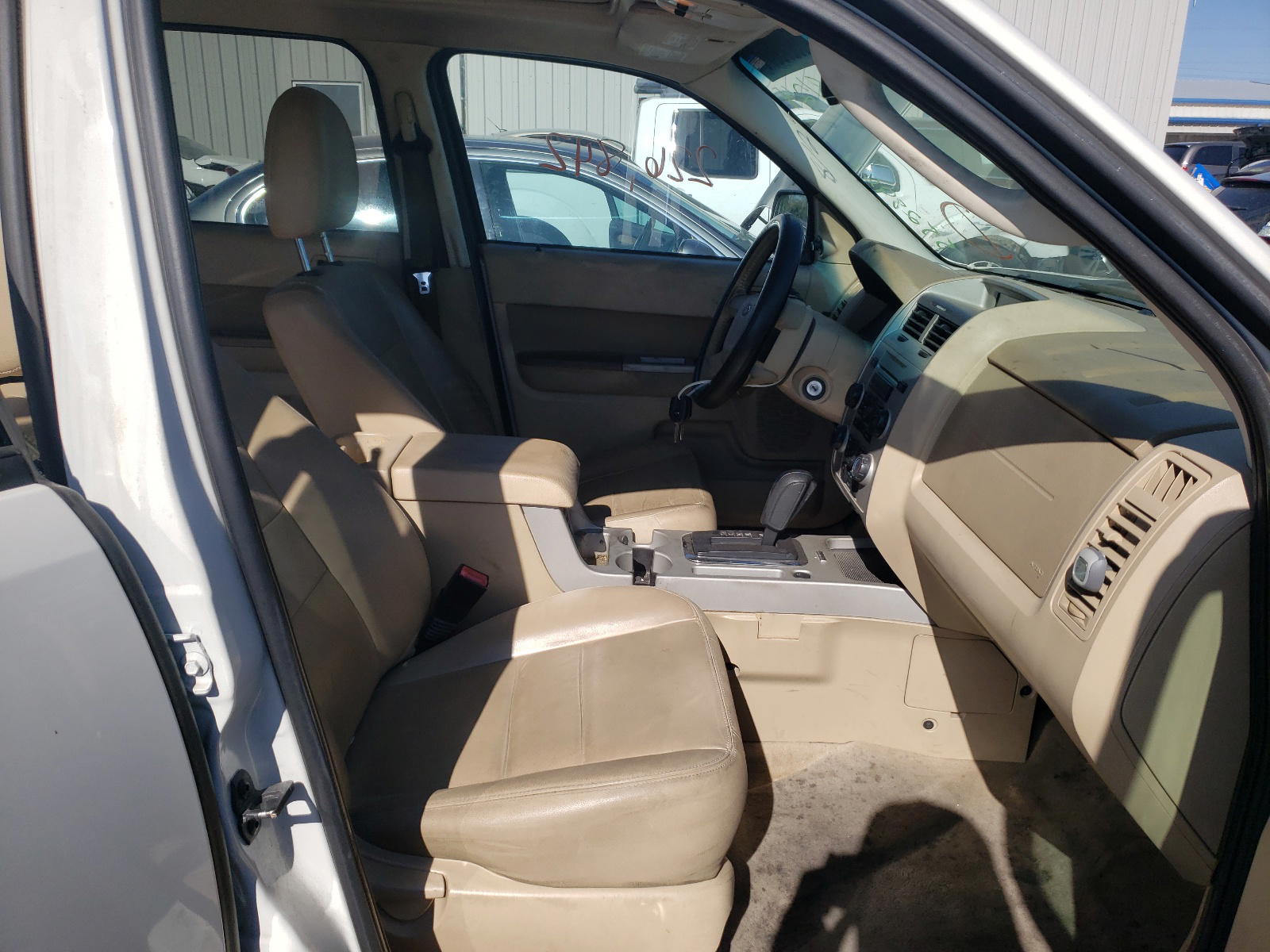 Photo 5 from auction – 2011 FORD ESCAPE XLT with VIN 1FMCU9DG1BKA51099