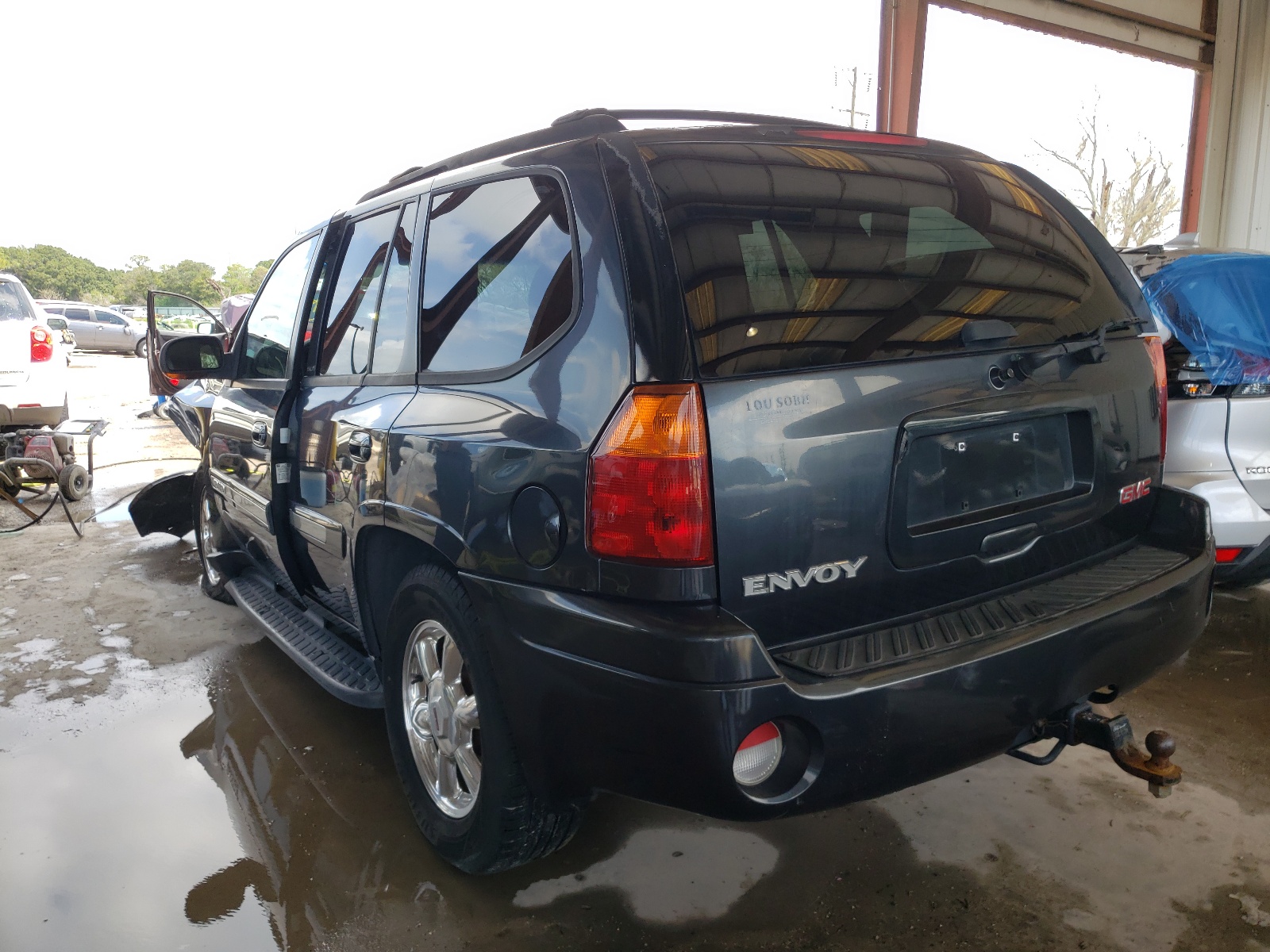 Photo 3 from auction – 2004 GMC ENVOY with VIN 1GKDS13S442101281