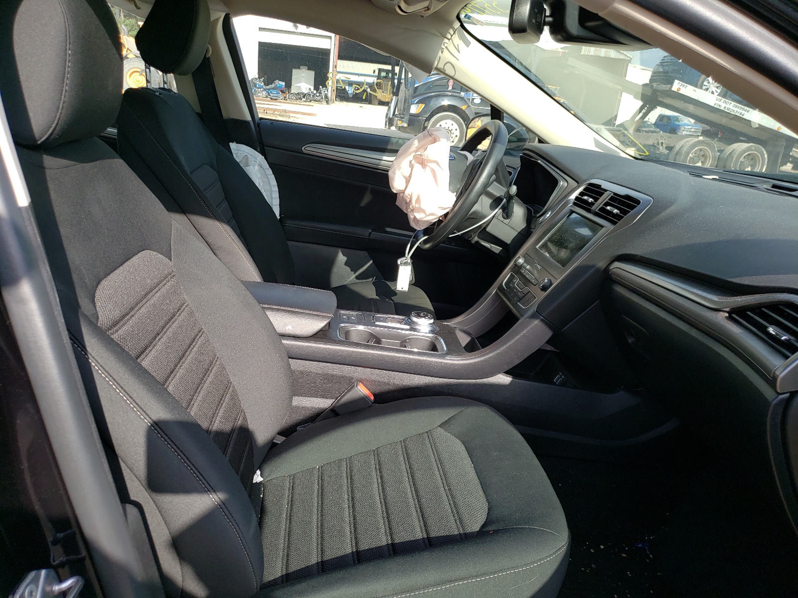 Photo 5 from auction – 2020 FORD FUSION SE with VIN 3FA6P0HD0LR184640