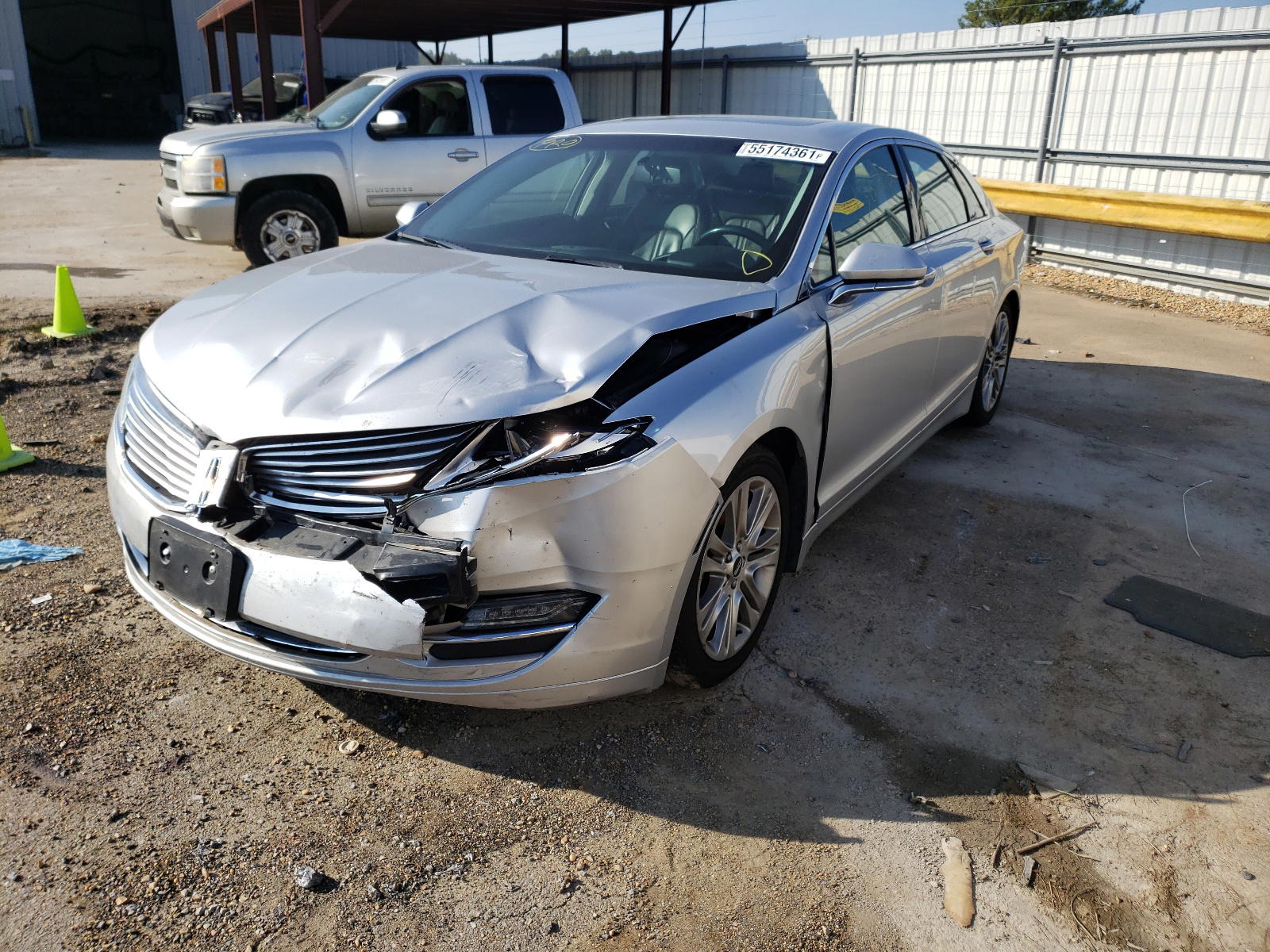 Photo 2 from auction – 2015 LINCOLN MKZ with VIN 3LN6L2J94FR607131