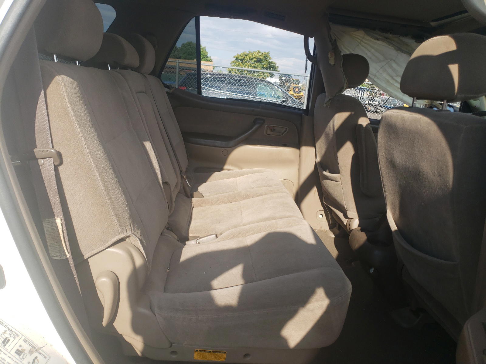 Photo 6 from auction – 2001 TOYOTA SEQUOIA SR with VIN 5TDBT44A91S015833