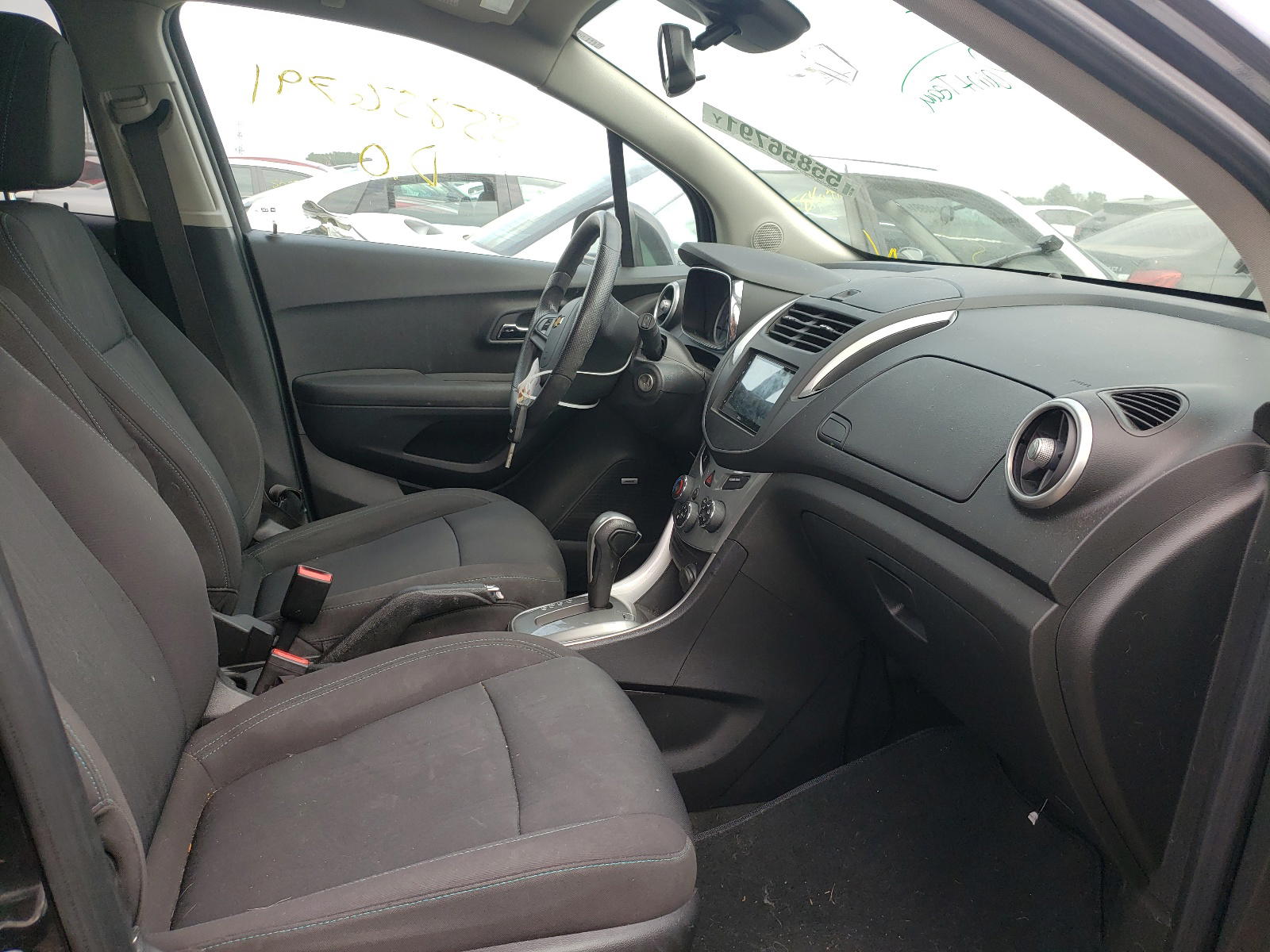 Photo 5 from auction – 2015 CHEVROLET TRAX 1LT with VIN KL7CJLSB2FB240932